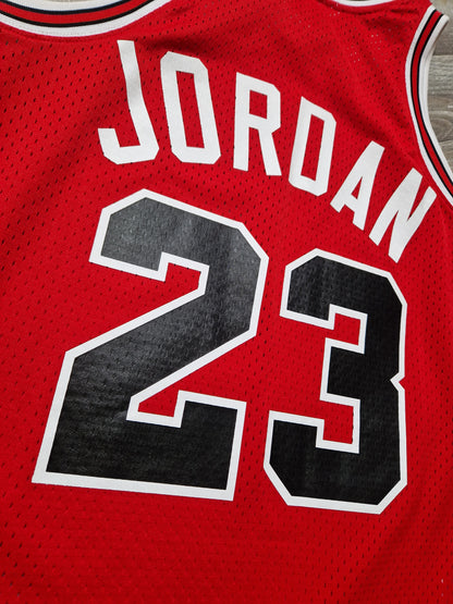 Michael Jordan Authentic Chicago Bulls Jersey Size Medium