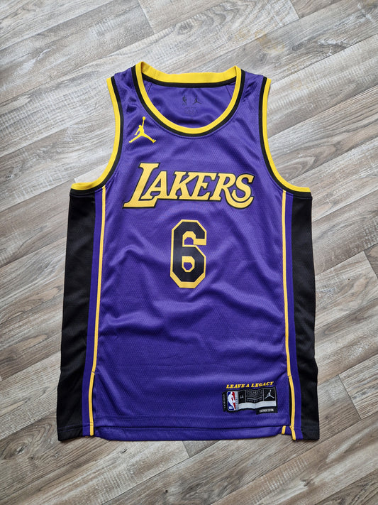 LeBron James Los Angeles Lakers Jersey Size Medium