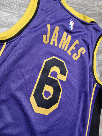 LeBron James Los Angeles Lakers Jersey Size Medium