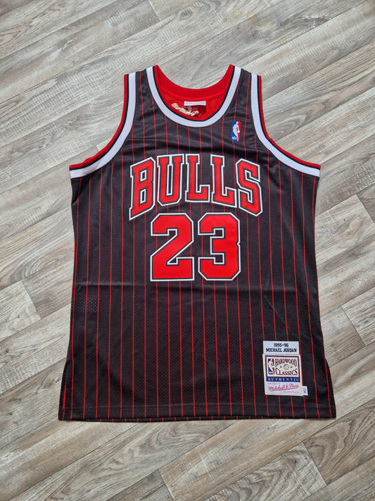 Michael Jordan Authentic Chicago Bulls Jersey Size Large