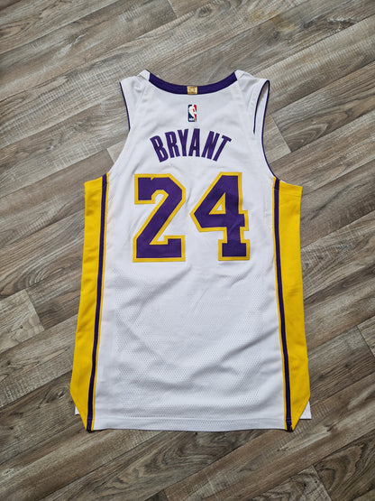 Kobe Bryant Authentic Los Angeles Lakers Jersey Size Medium