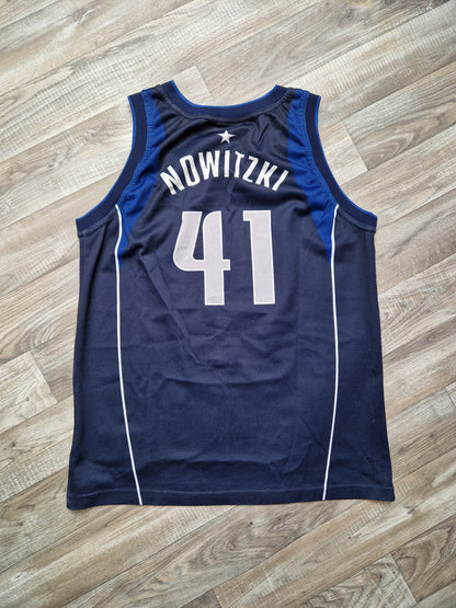 Dirk Nowitzki Dallas Mavericks Jersey Size Medium