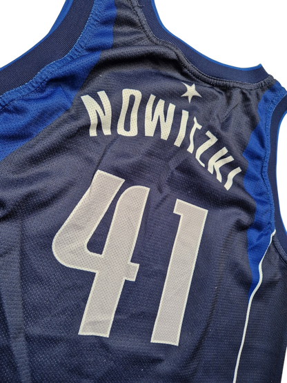 Dirk Nowitzki Dallas Mavericks Jersey Size Medium