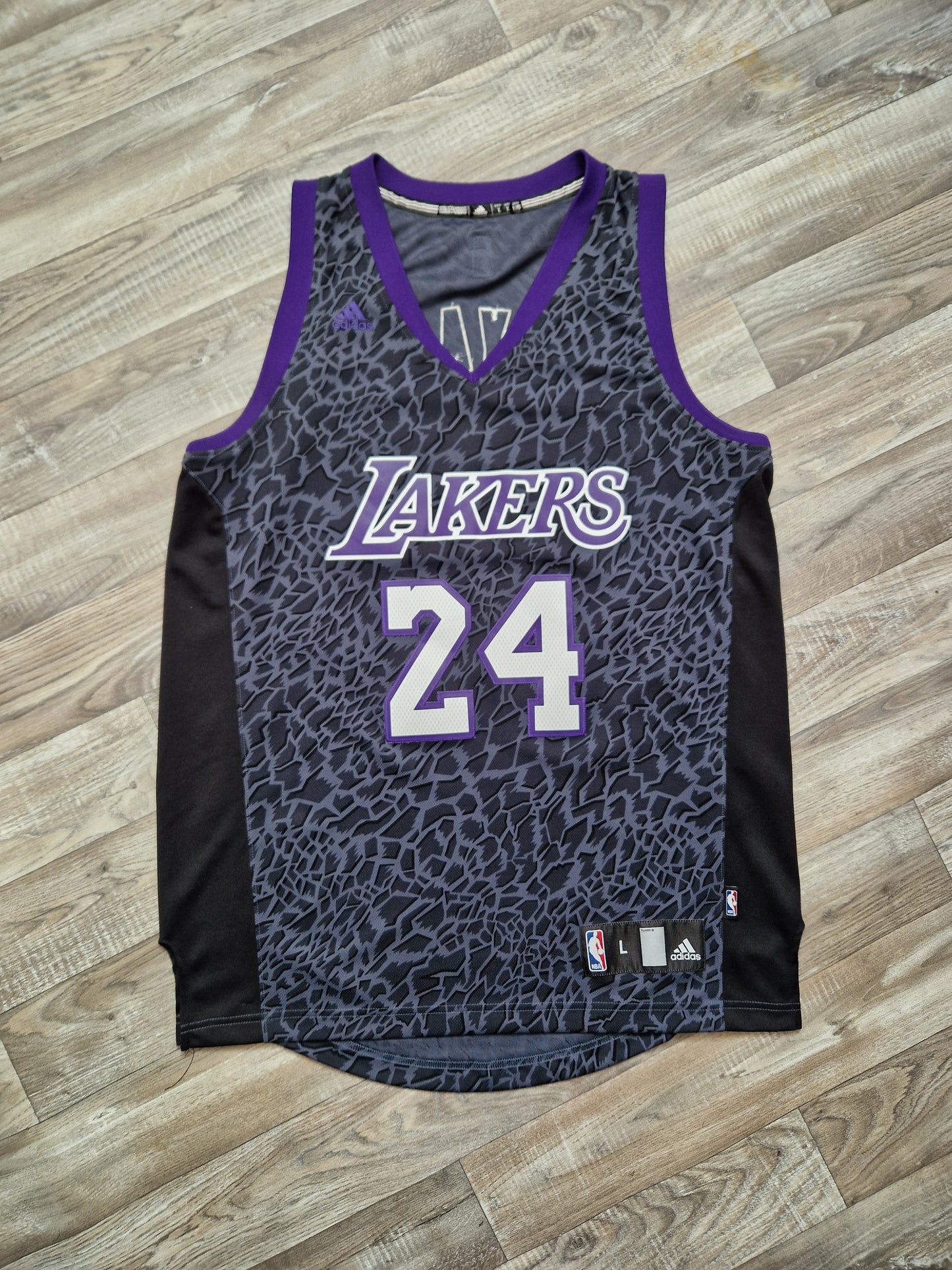 Kobe Bryant Los Angeles Lakers Jersey Size Large