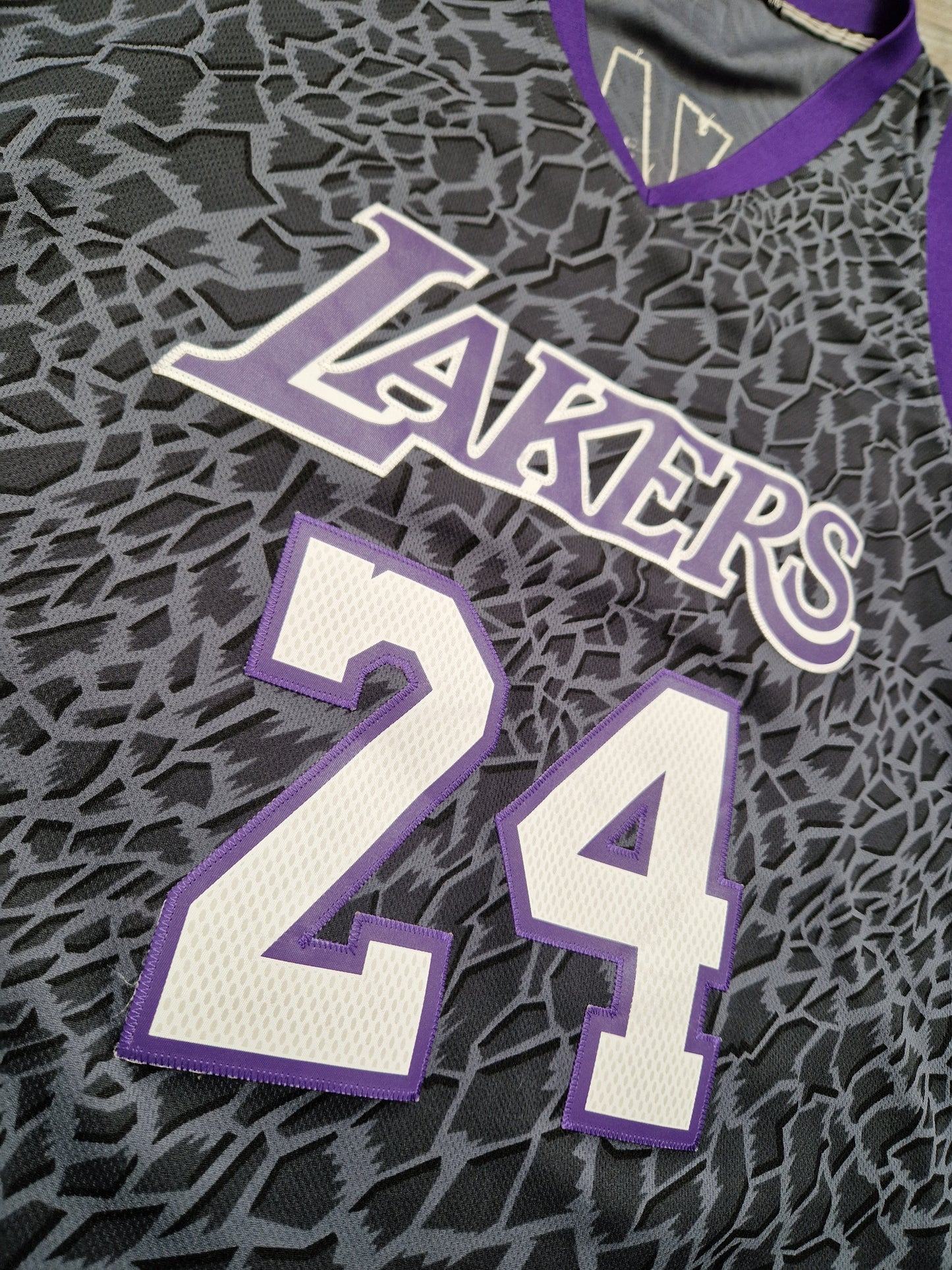 Kobe Bryant Los Angeles Lakers Jersey Size Large