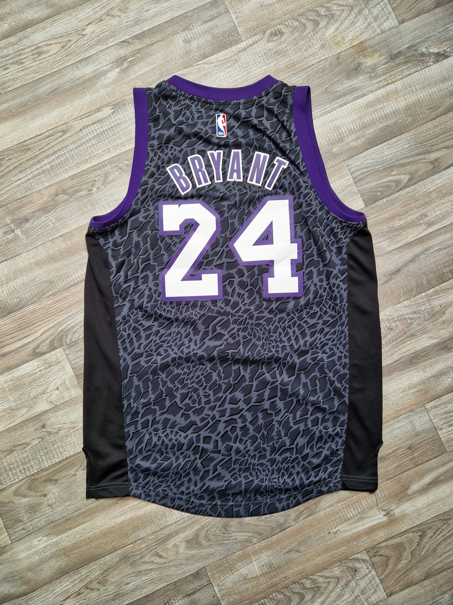 Kobe Bryant Los Angeles Lakers Jersey Size Large