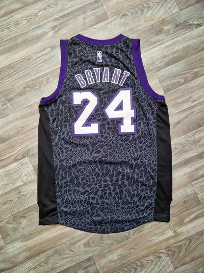 Kobe Bryant Los Angeles Lakers Jersey Size Large