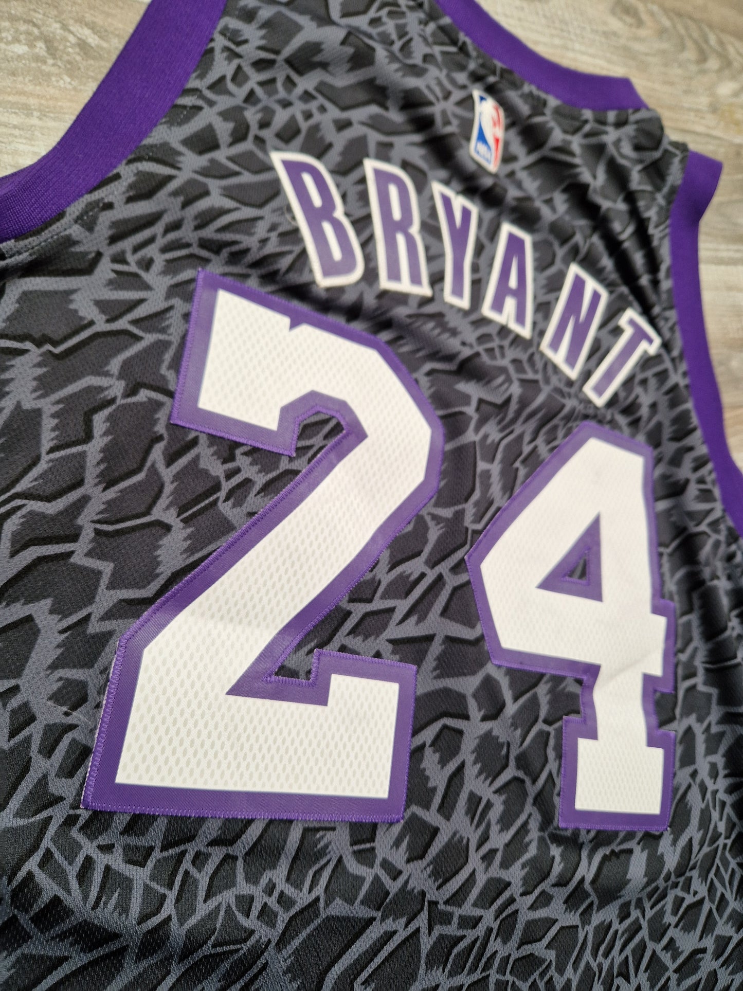 Kobe Bryant Los Angeles Lakers Jersey Size Large