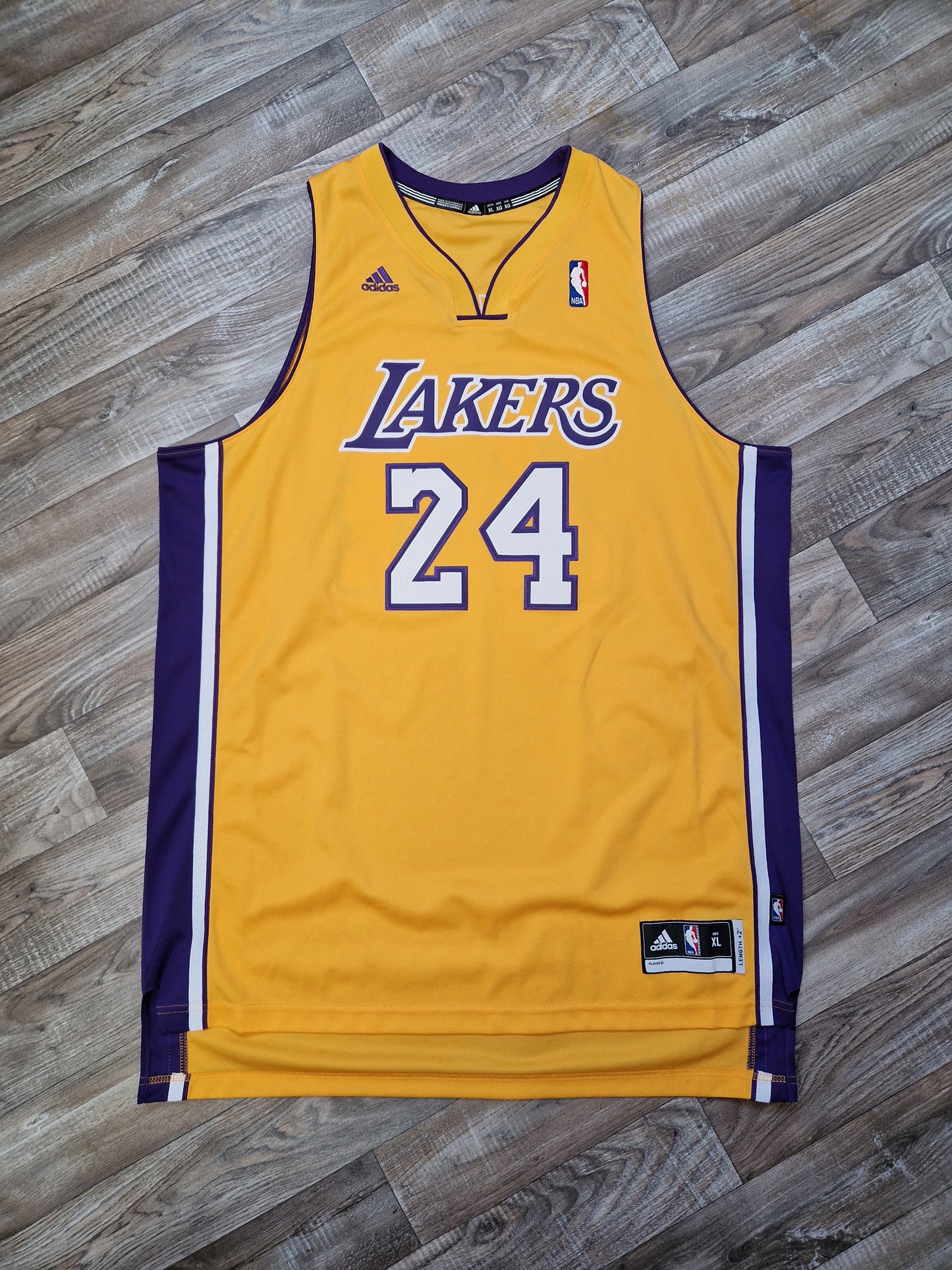 Kobe Bryant Los Angeles Lakers Jersey Size XL