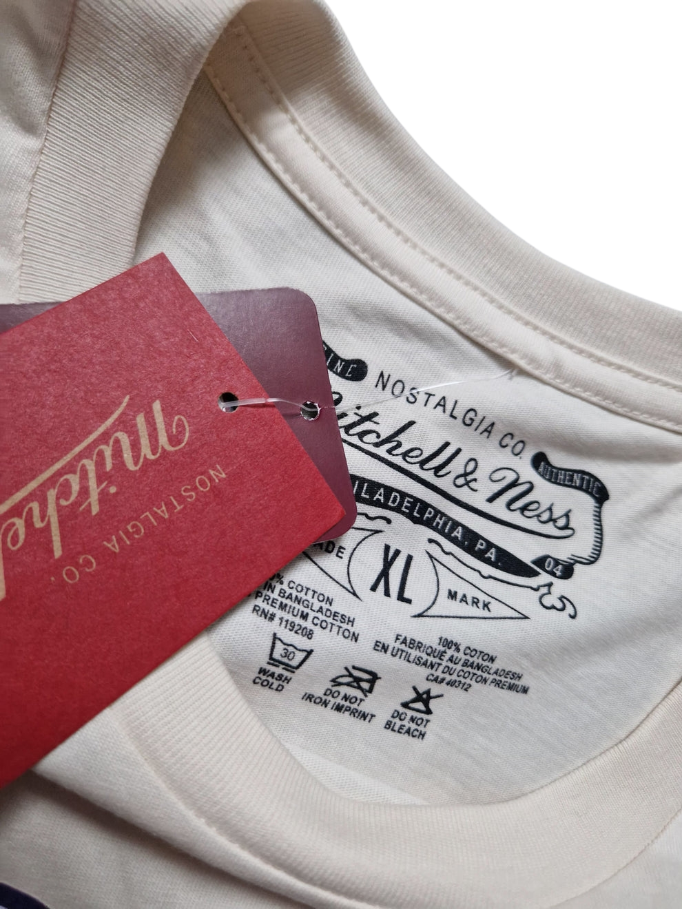 Philadelphia 76ers T-Shirt Size XL