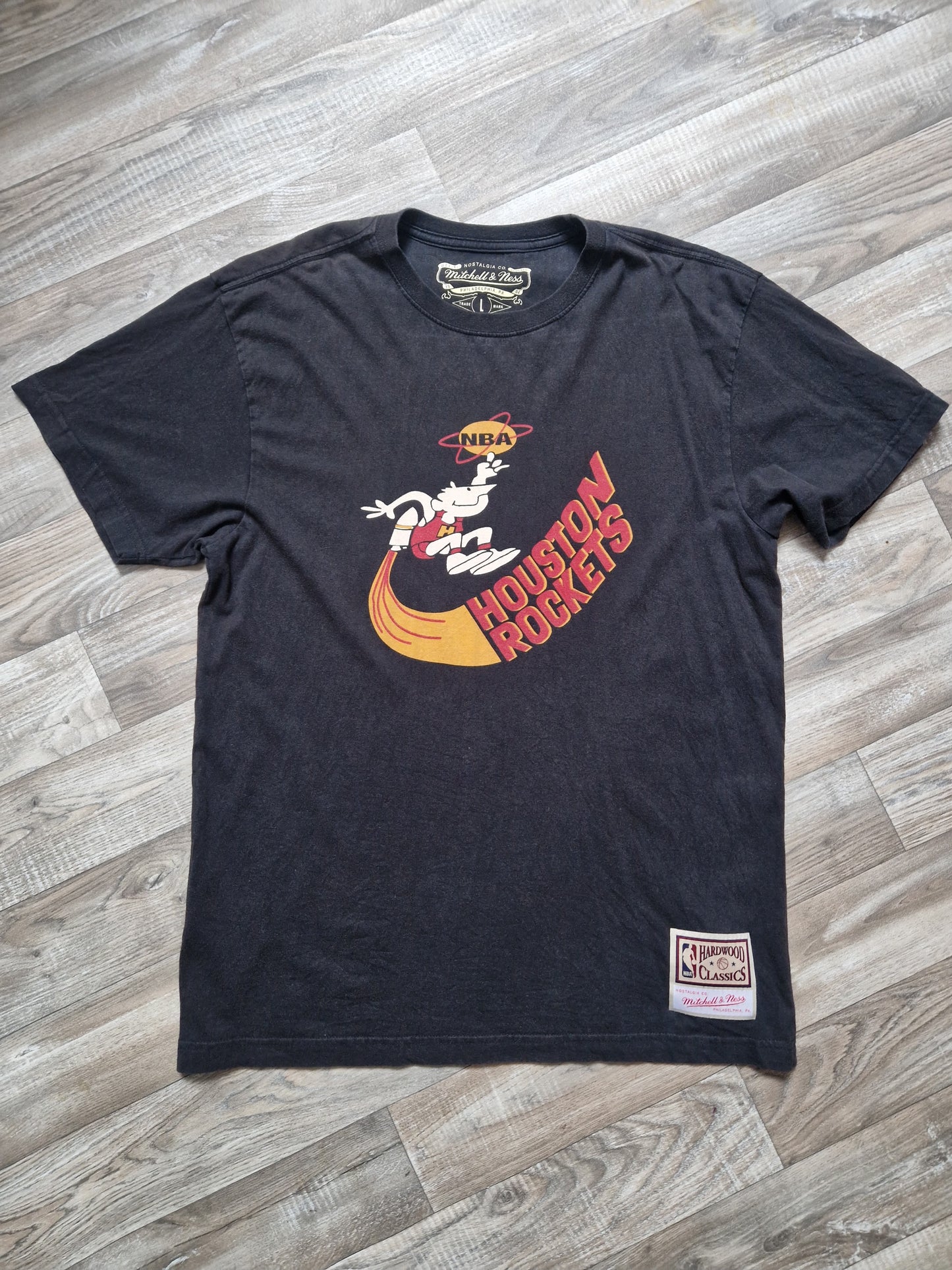 Houston Rockets T-Shirt Size Large