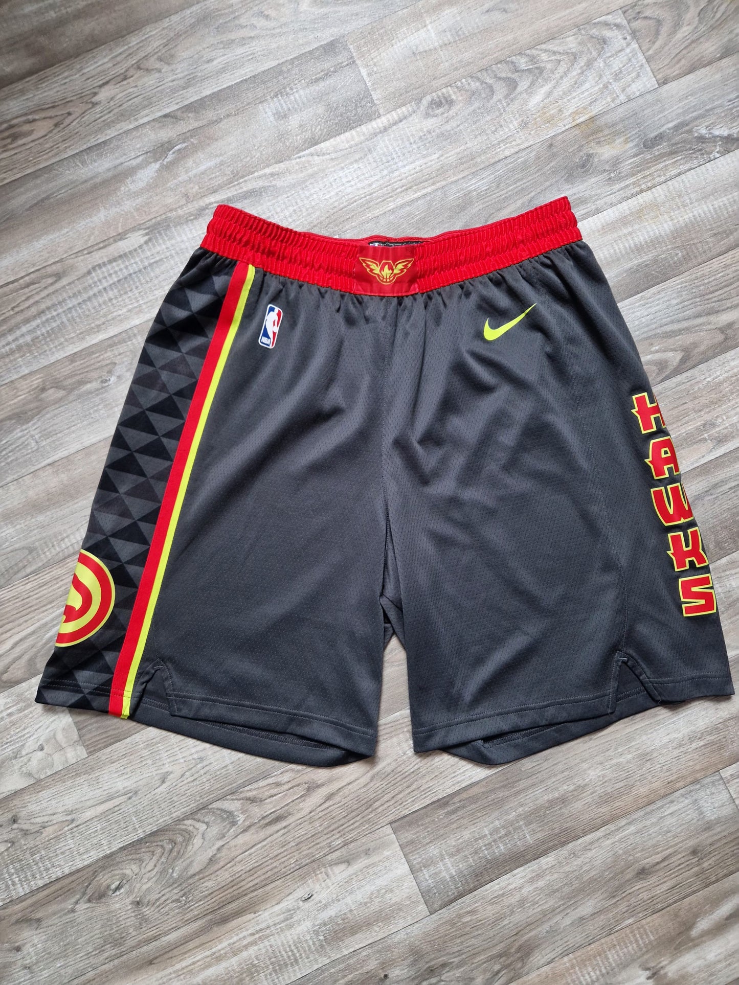 Atlanta Hawks Shorts Size XL