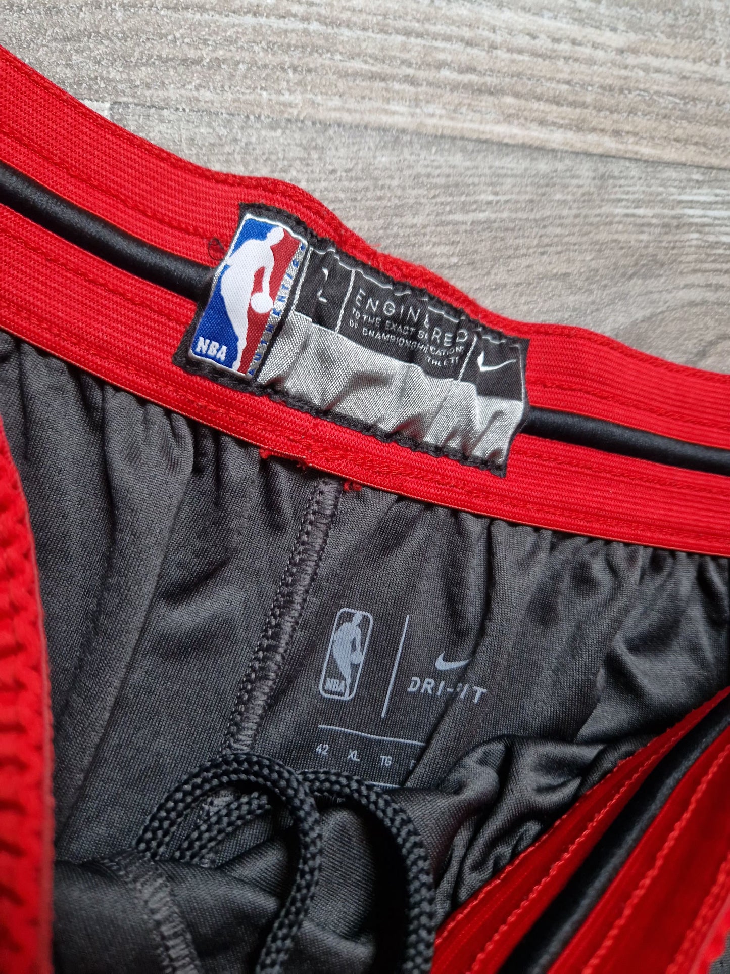 Atlanta Hawks Shorts Size XL