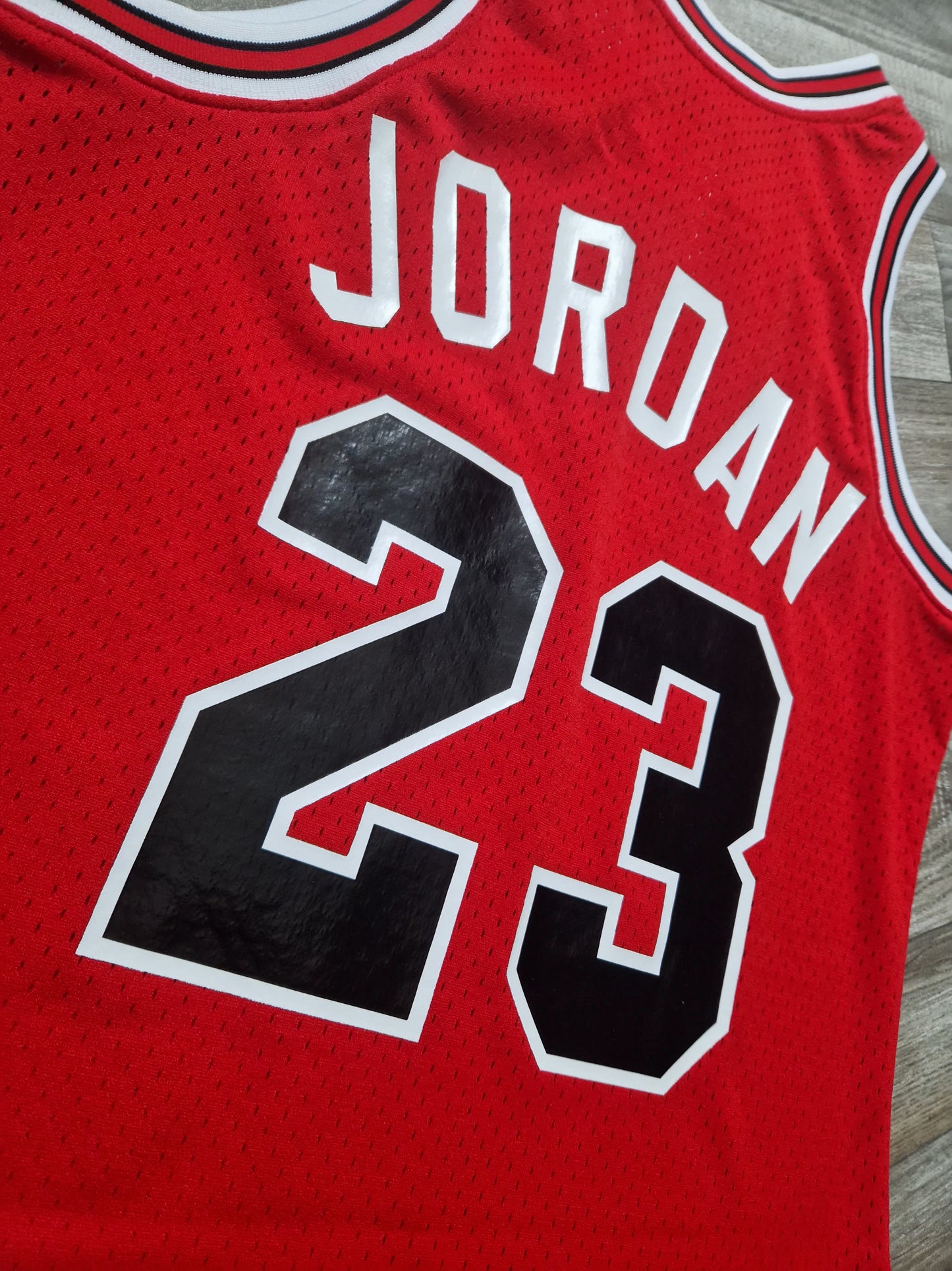 Michael Jordan Authentic Chicago Bulls Jersey Size Medium