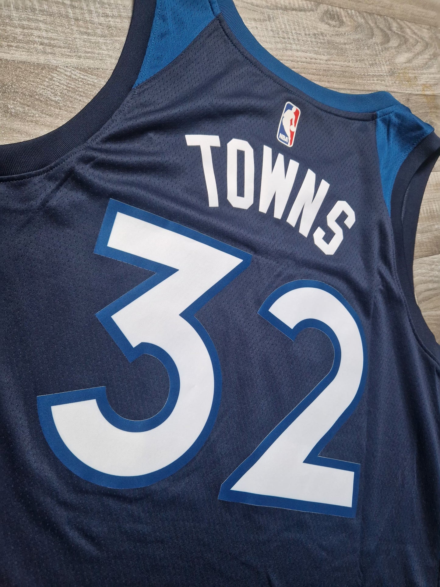 Karl Anthony Towns Minnesota Timberwolves Jersey Size XL