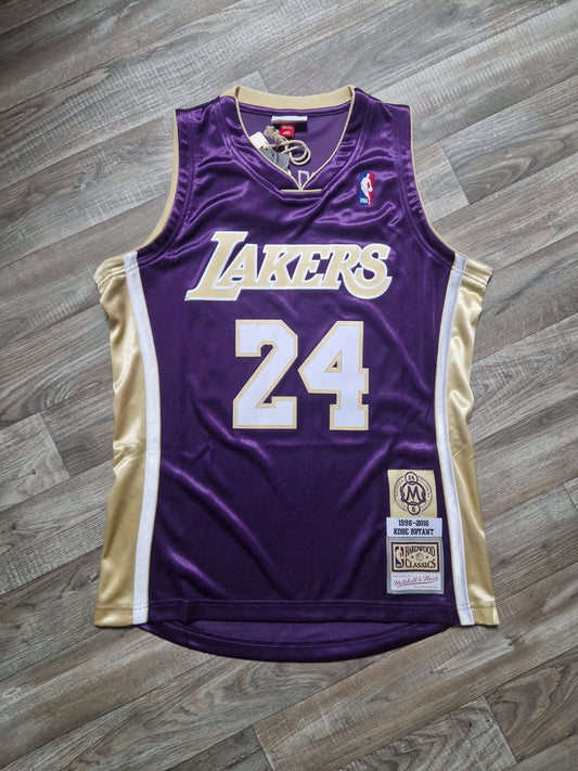 Kobe Bryant Authentic Los Angeles Lakers Jersey Size Medium