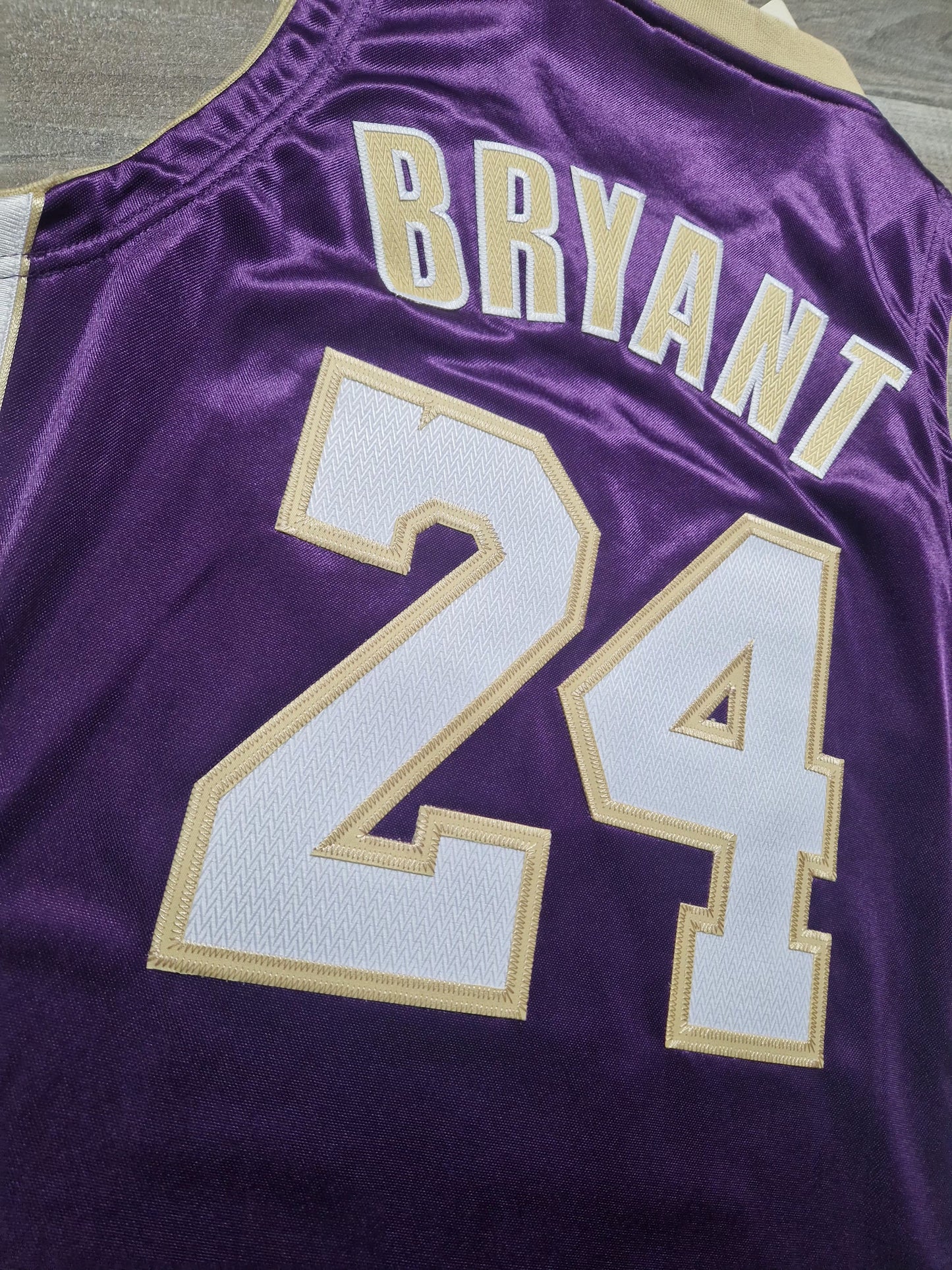 Kobe Bryant Authentic Los Angeles Lakers Jersey Size Medium