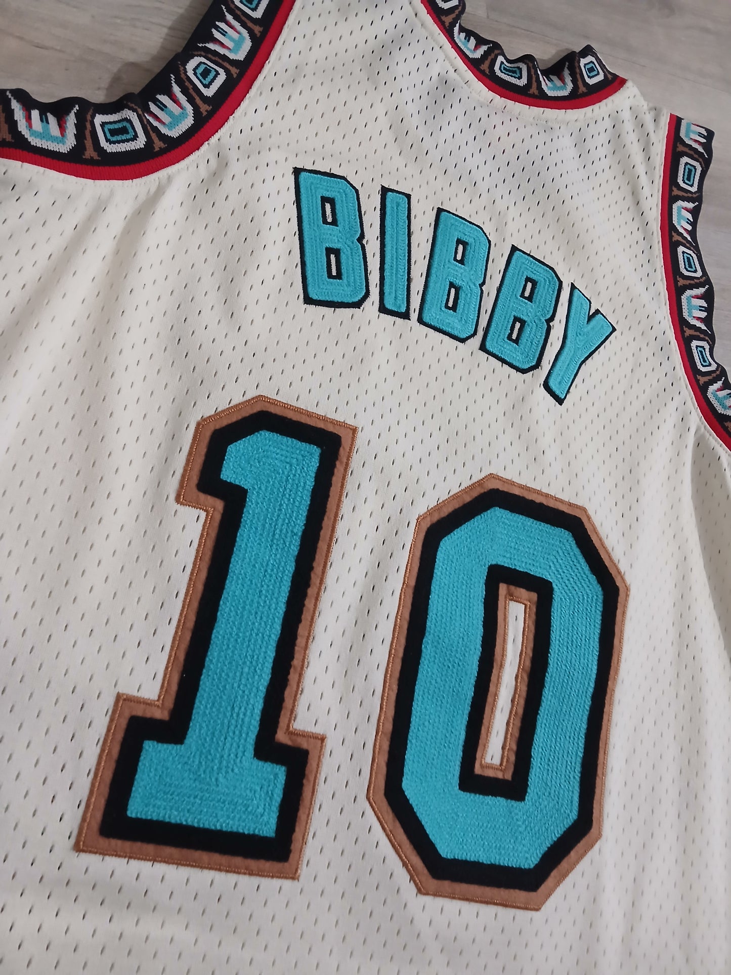 Mike Bibby Vancouver Grizzlies Jersey Size Medium