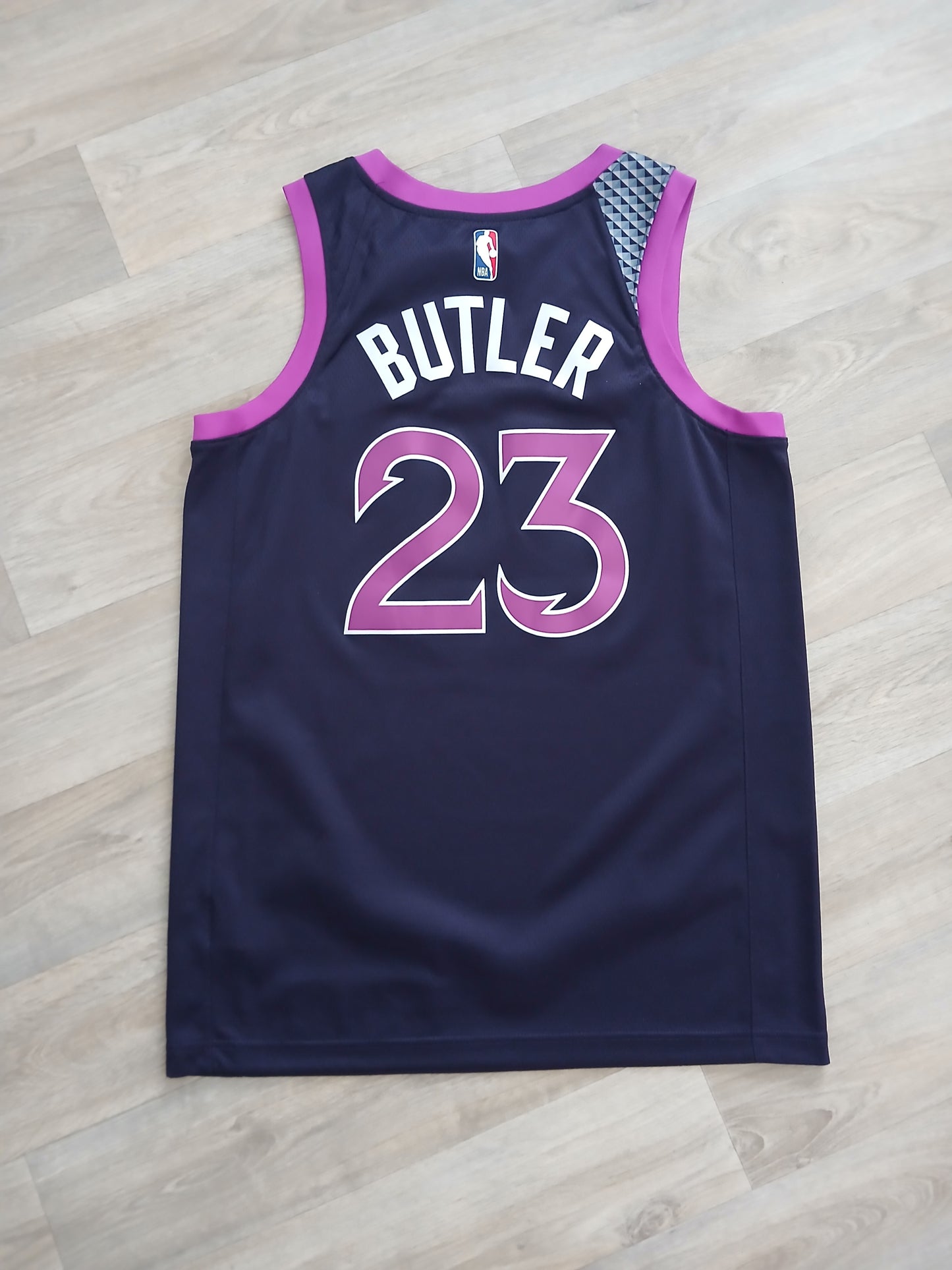 Jimmy Butler Minnesota Timberwolves Jersey Size Medium