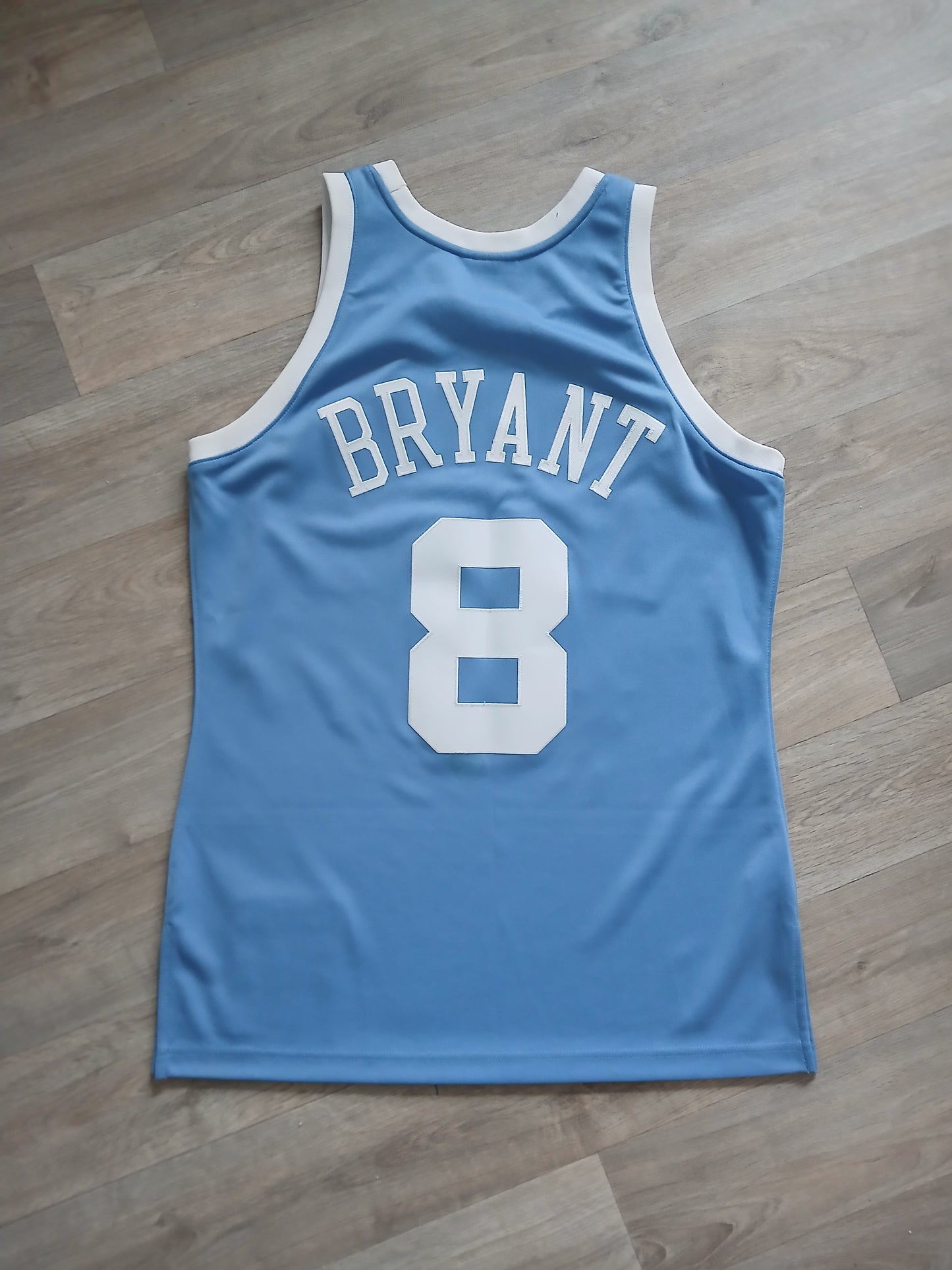 Kobe Bryant Authentic Los Angeles Lakers Jersey Size Medium