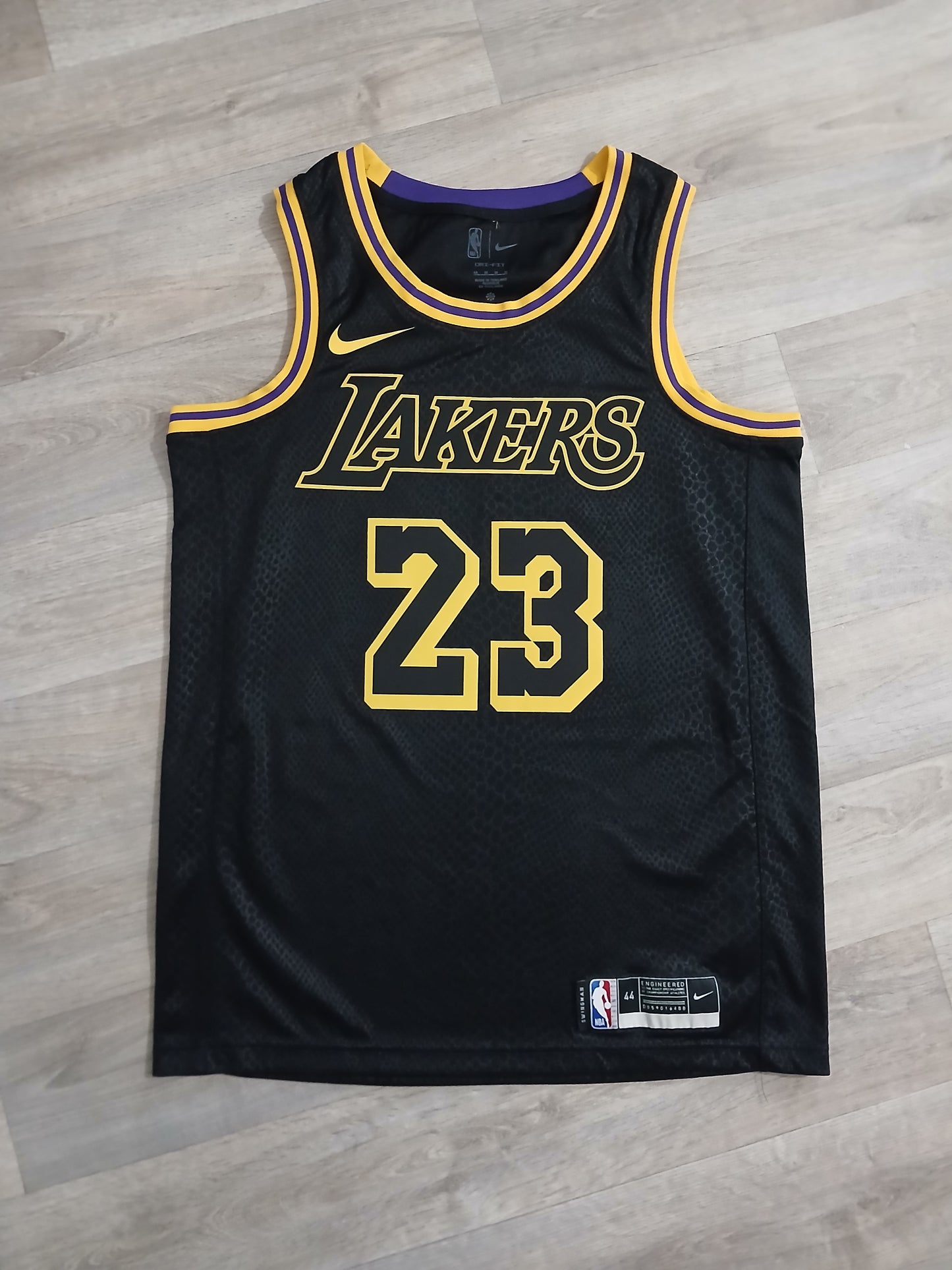 LeBron James Los Angeles Lakers Jersey Size Medium