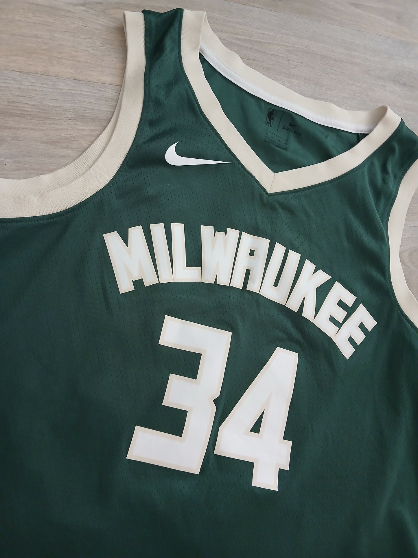 Giannis Antetokounmpo Milwaukee Bucks Jersey Size XL