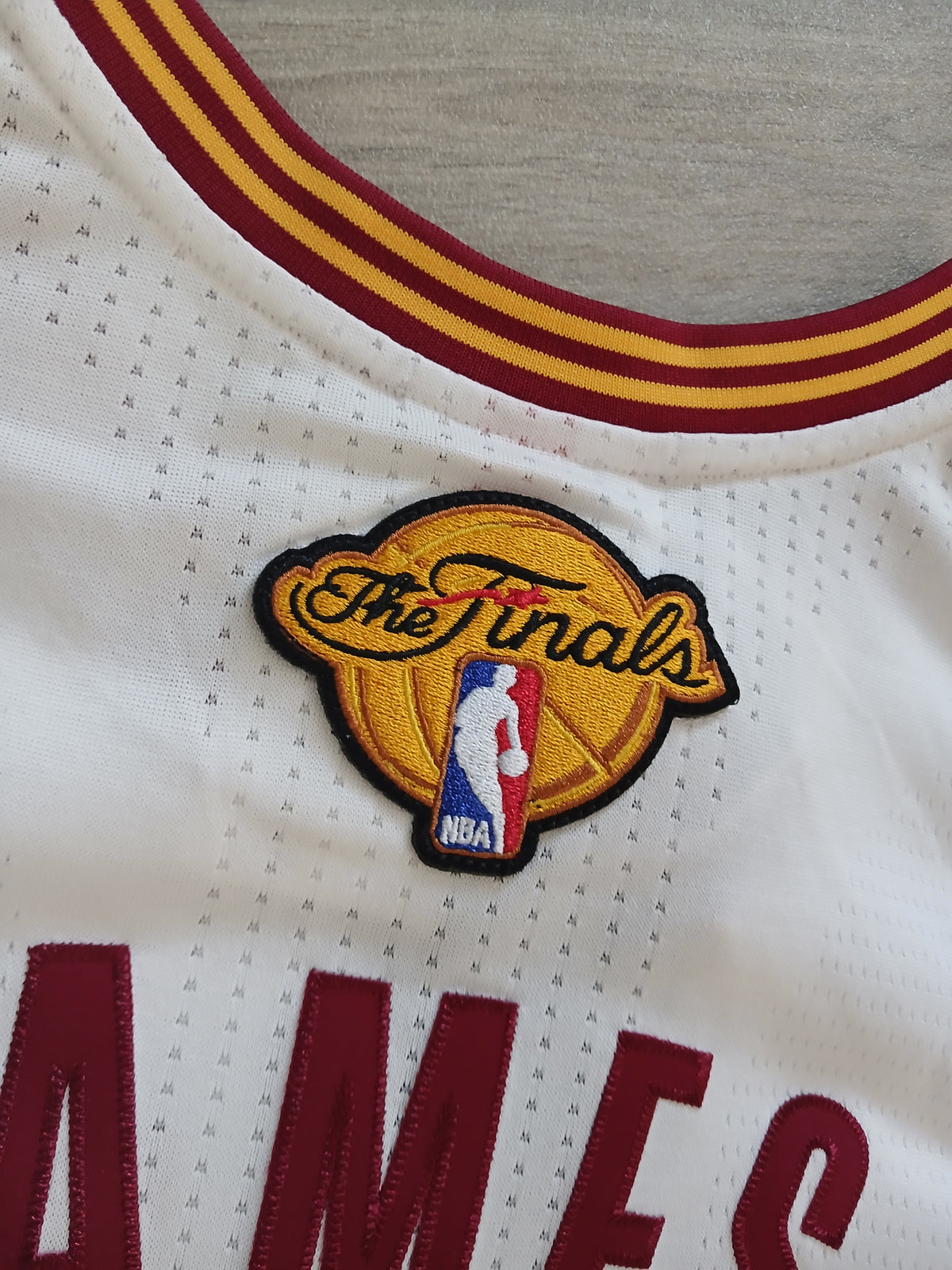 LeBron James Authentic Cleveland Cavaliers Jersey Size Large