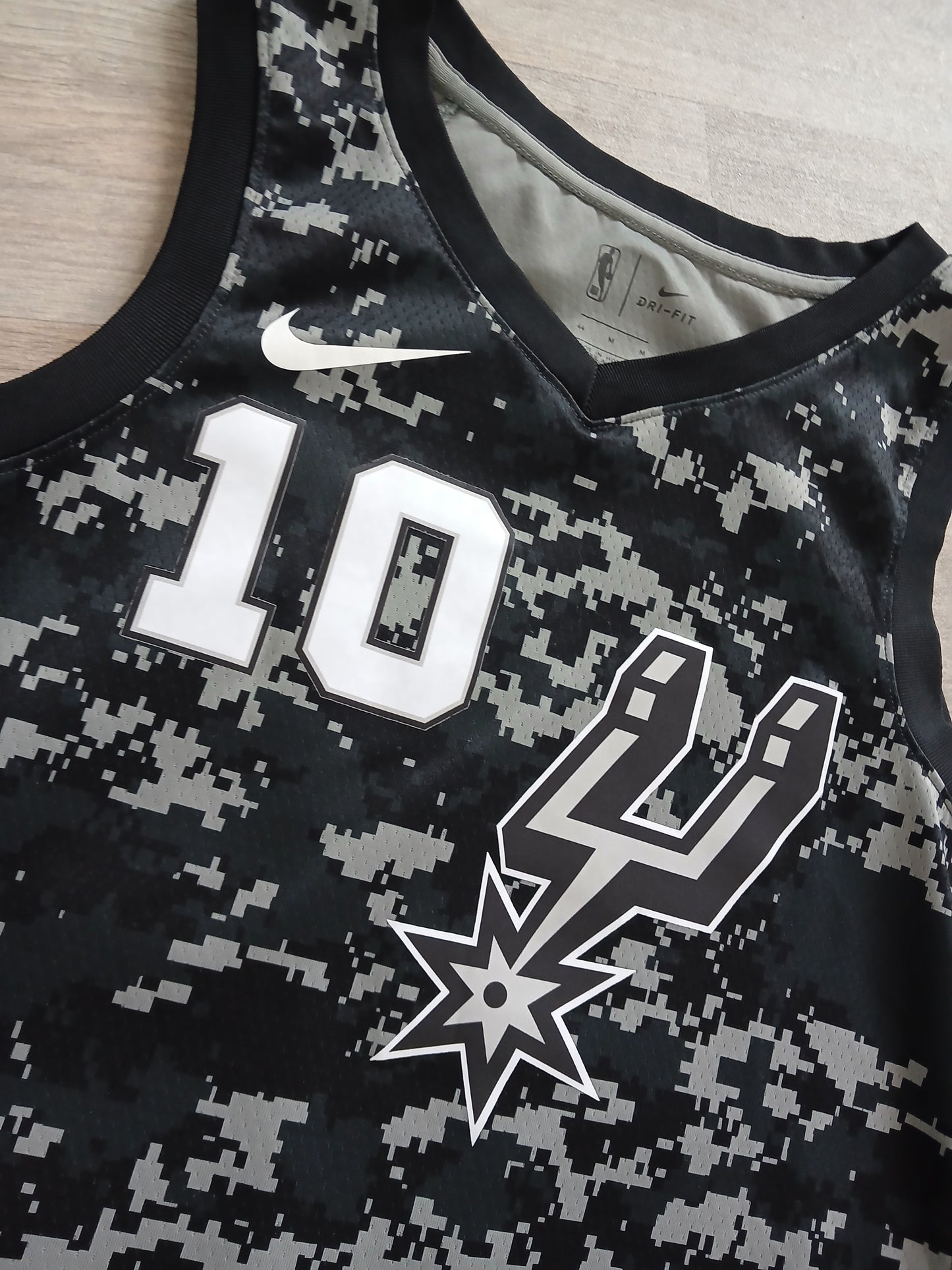 DeMar DeRozan San Antonio Spurs Jersey Size Medium