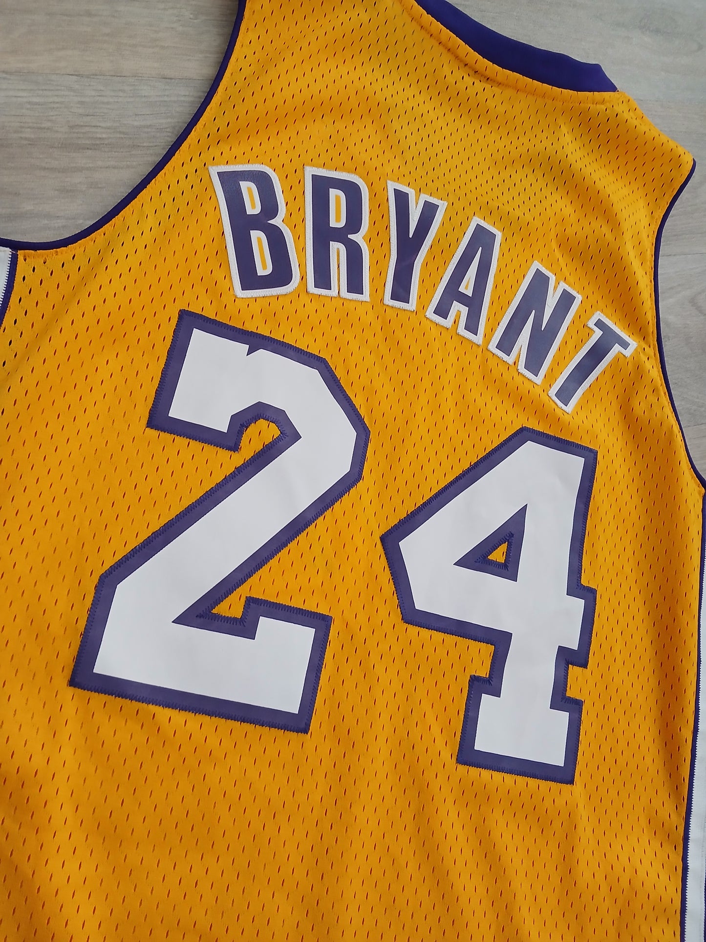 Kobe Bryant Los Angeles Lakers Jersey Size Medium