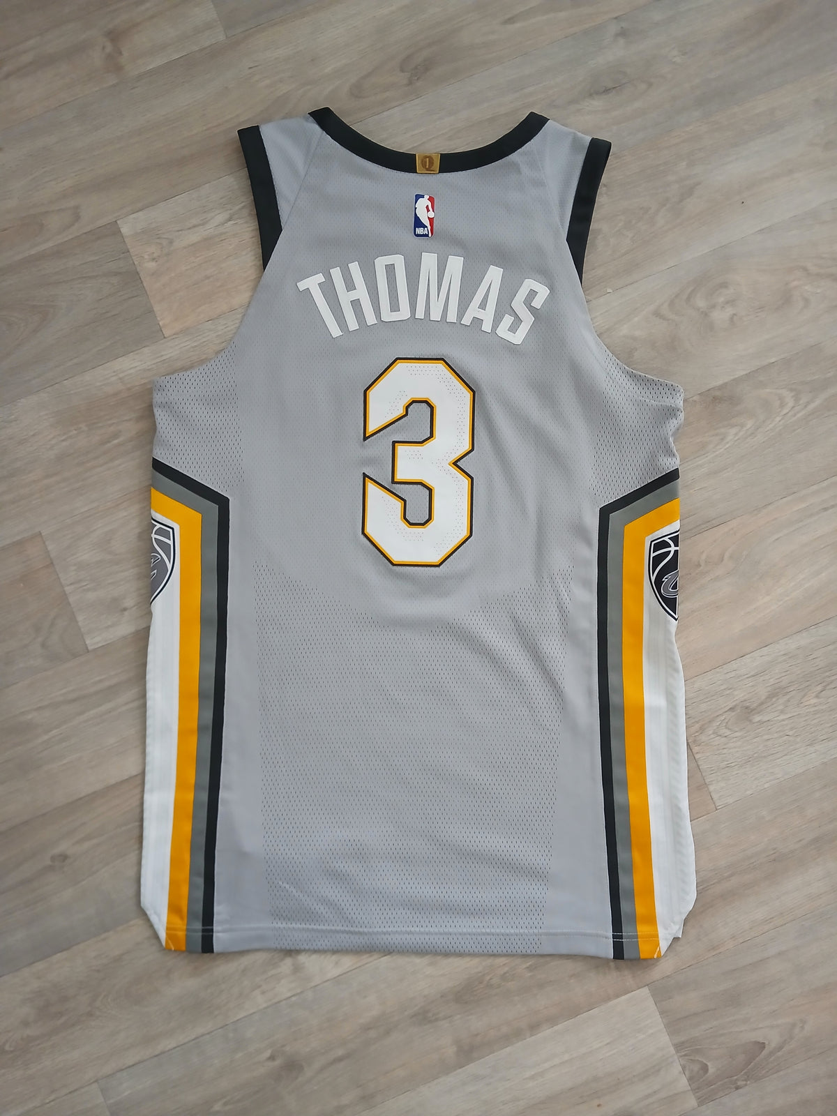 Isaiah Thomas Authentic Cleveland Cavaliers Jersey Size Medium