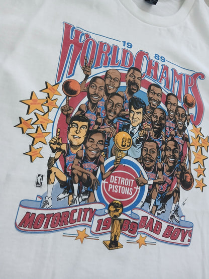 Detroit Pistons T-Shirt Size Large