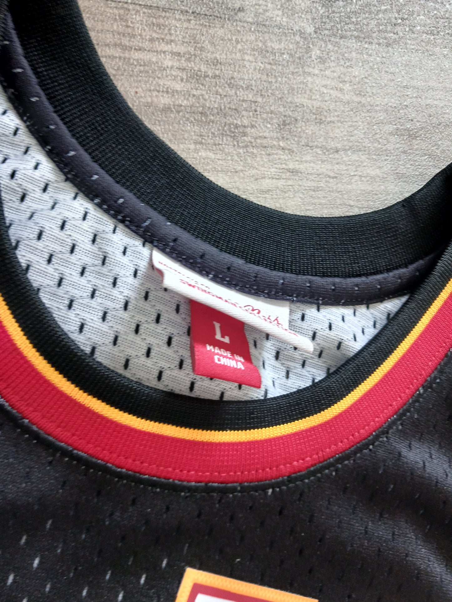 Dikembe Mutombo Atlanta Hawks Jersey Size Large