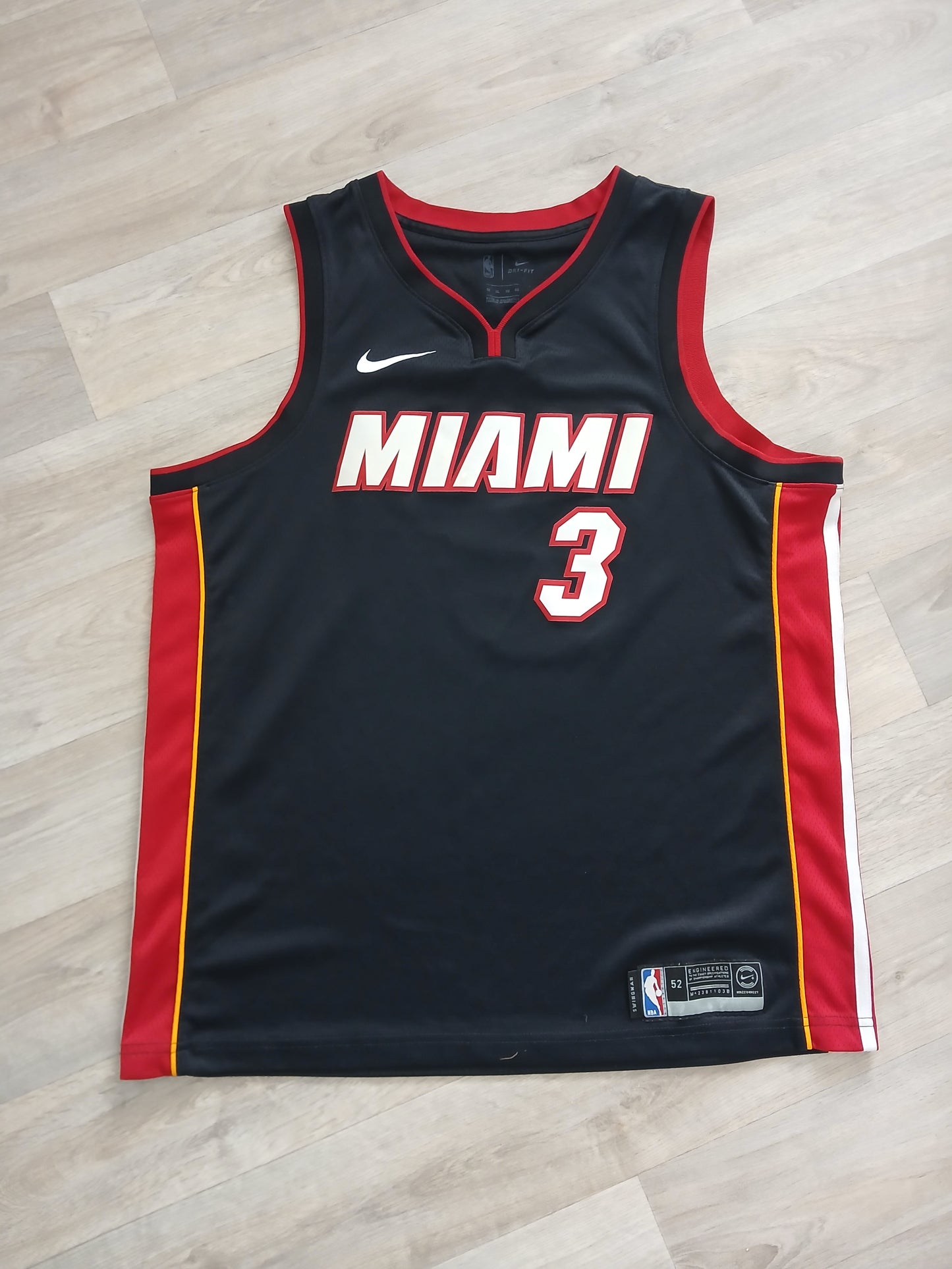 Dwyane Wade Miami Heat Jersey Size XL