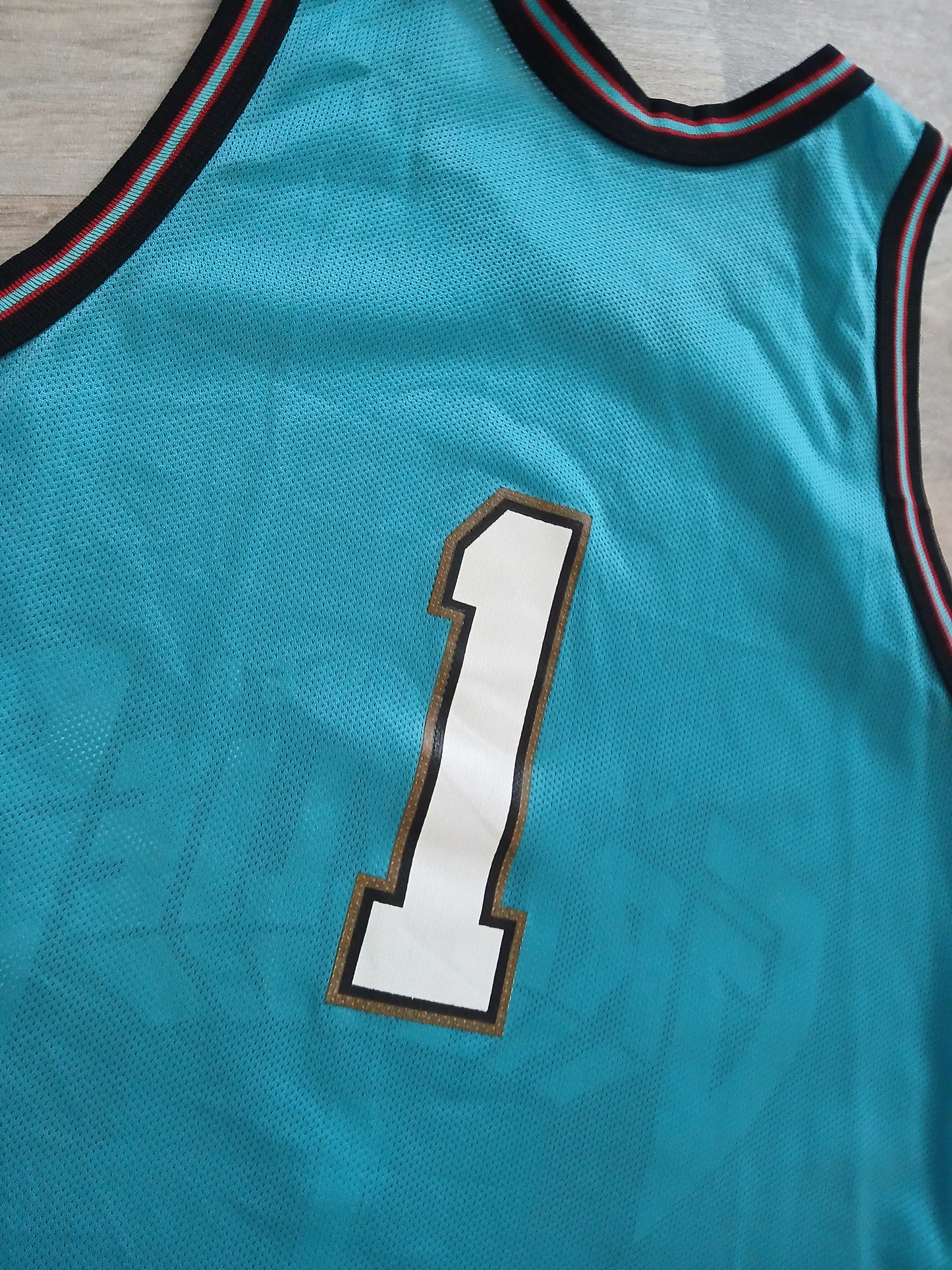 Vancouver Grizzlies Jersey Size Medium