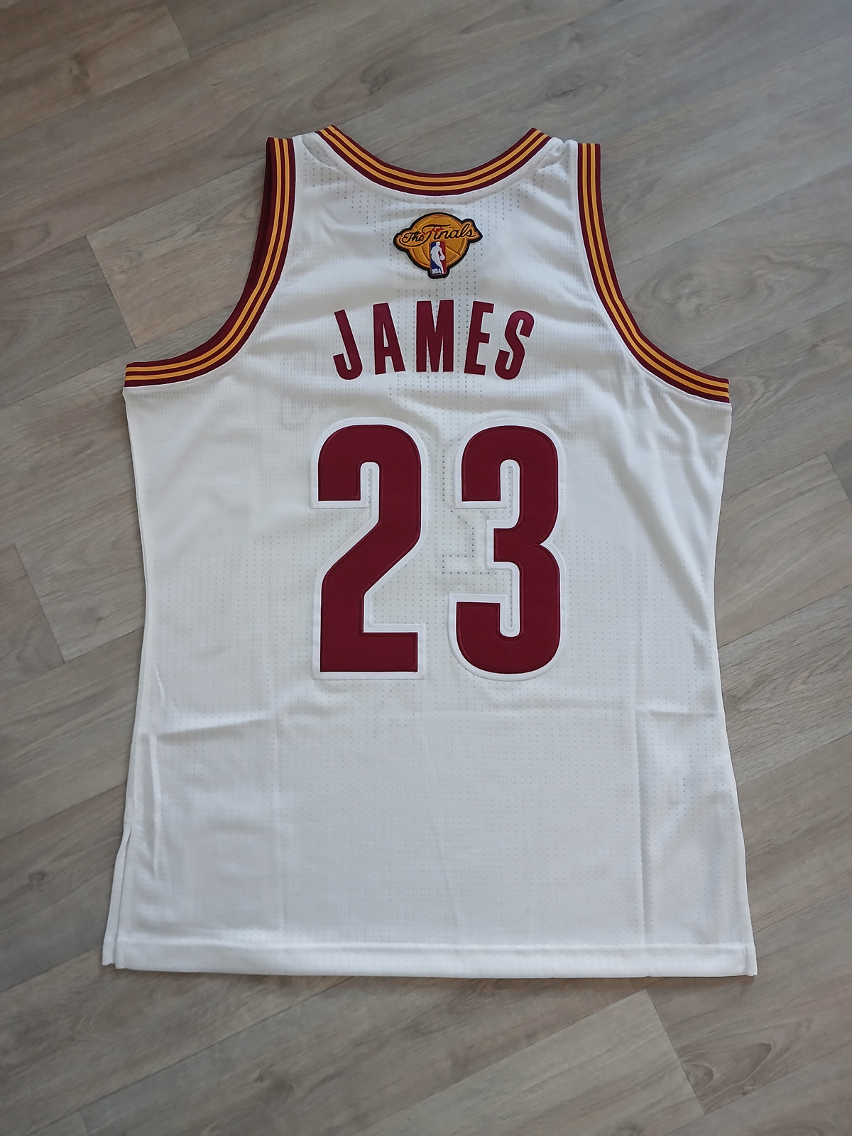 LeBron James Authentic Cleveland Cavaliers Jersey Size Large