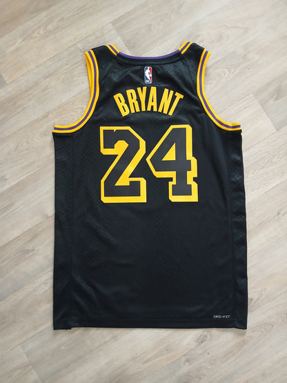 Kobe Bryant Los Angeles Lakers Jersey Size Medium