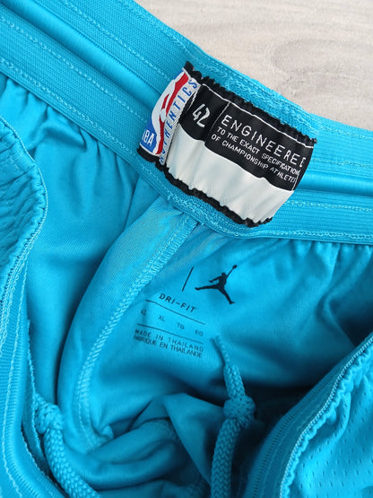 Charlotte Hornets Shorts Size XL