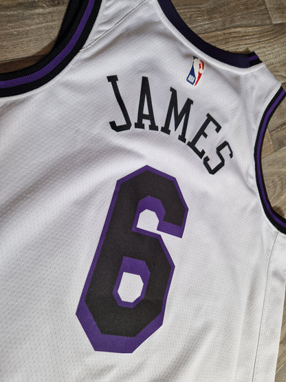 LeBron James Los Angeles Lakers Jersey Size Medium