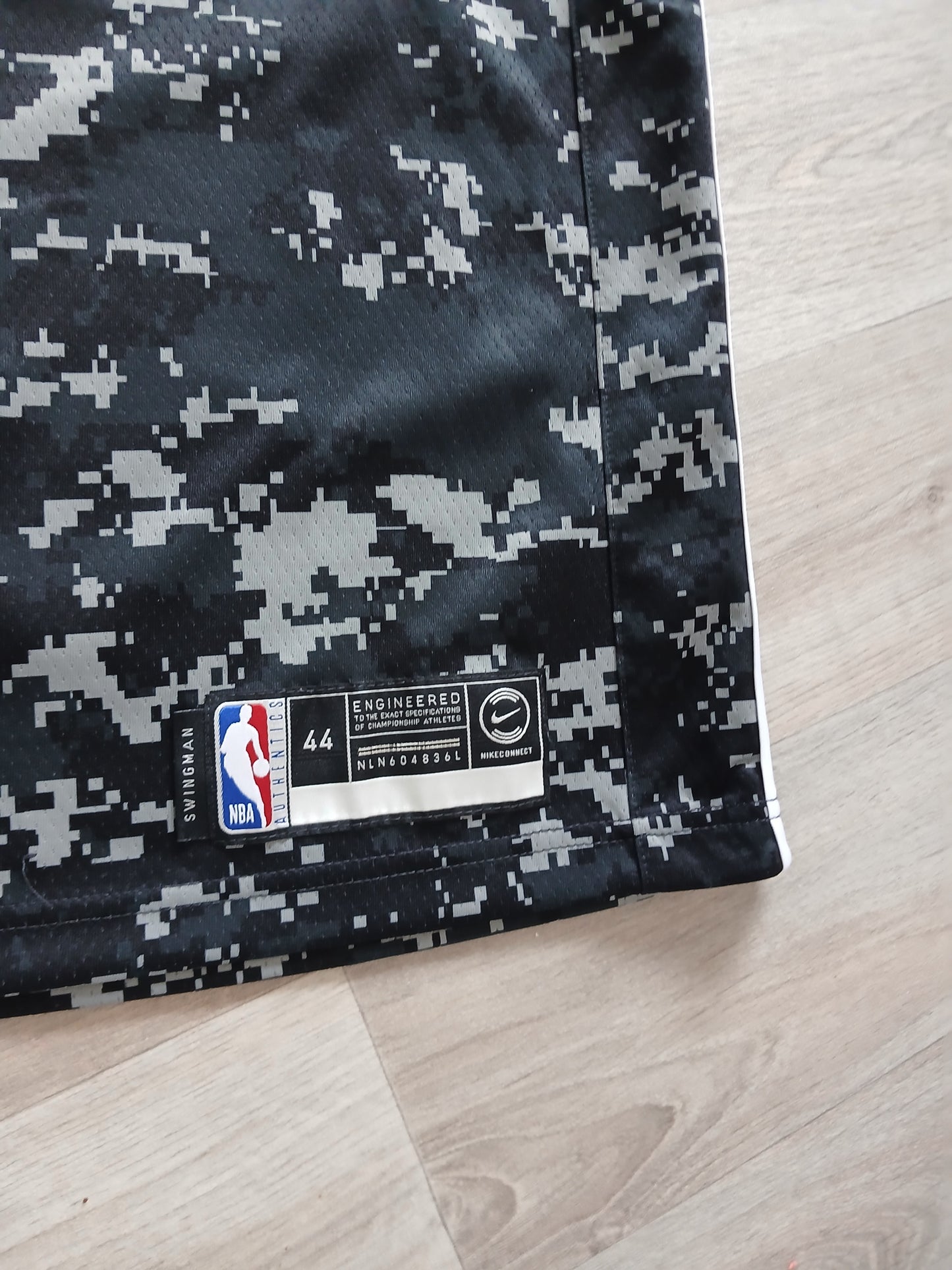 DeMar DeRozan San Antonio Spurs Jersey Size Medium