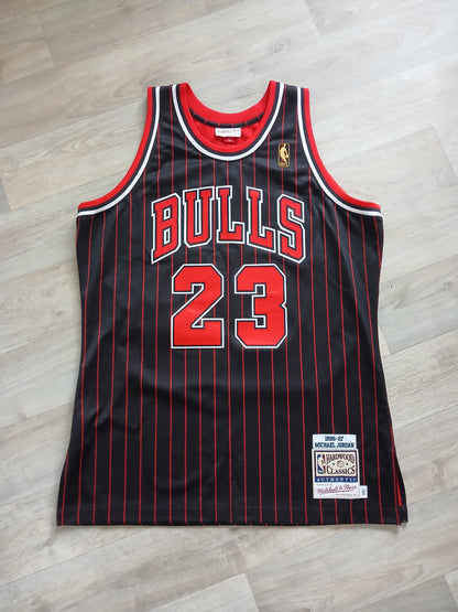 Michael Jordan Authentic Chicago Bulls Jersey Size Large