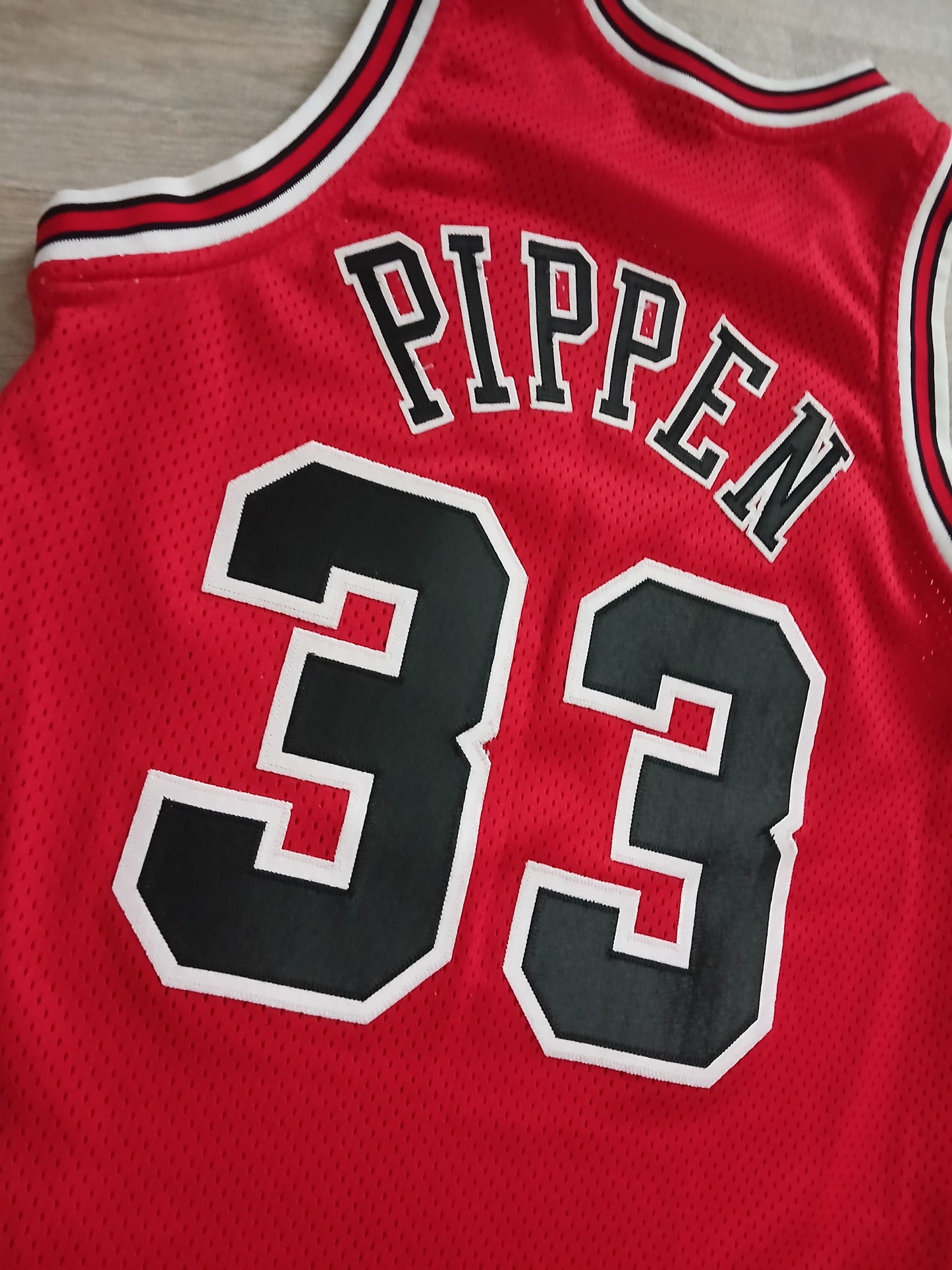 Scottie Pippen Authentic Chicago Bulls Jersey Size Small