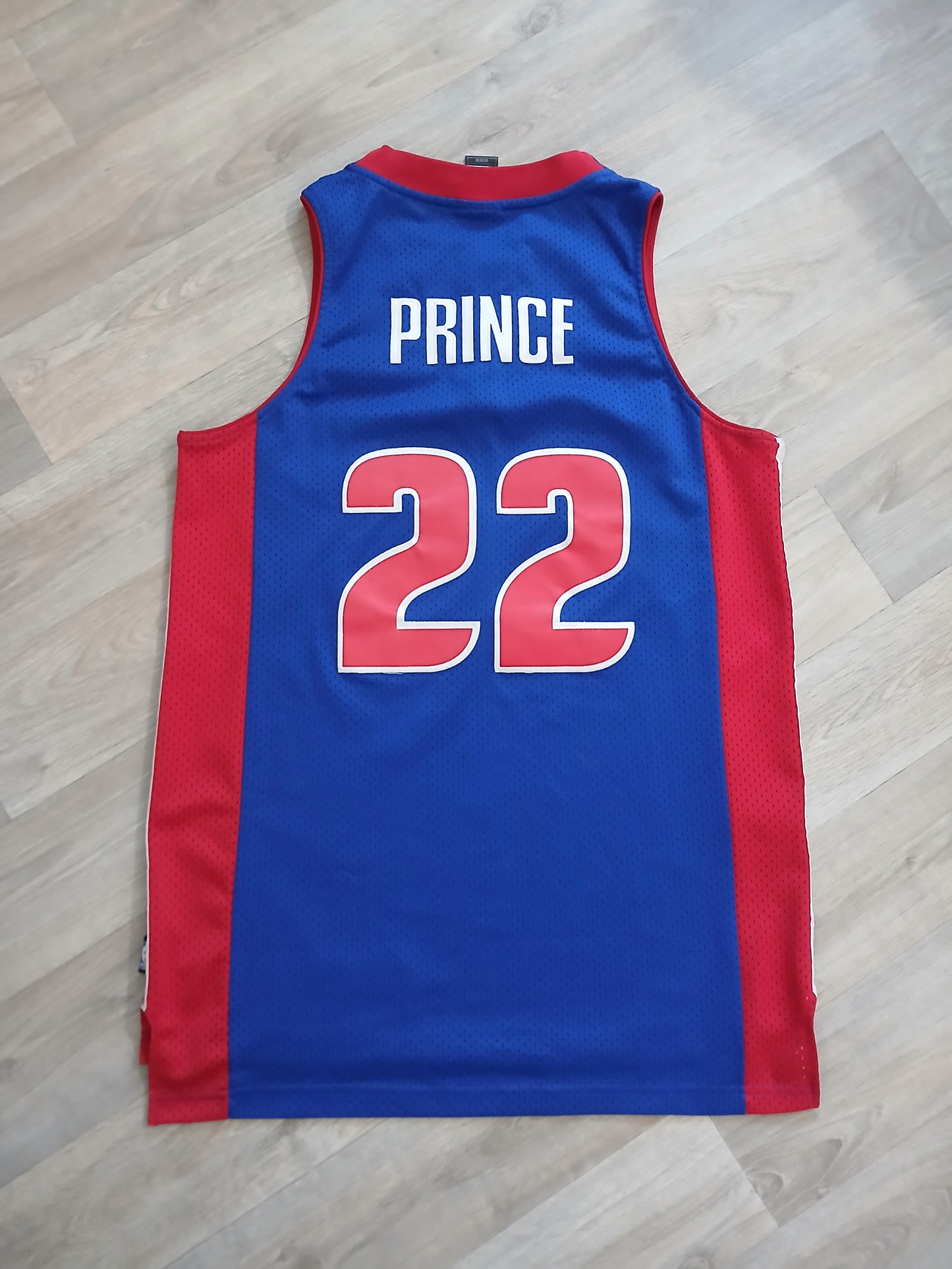 Tayshaun Prince Detroit Pistons Jersey Size Medium
