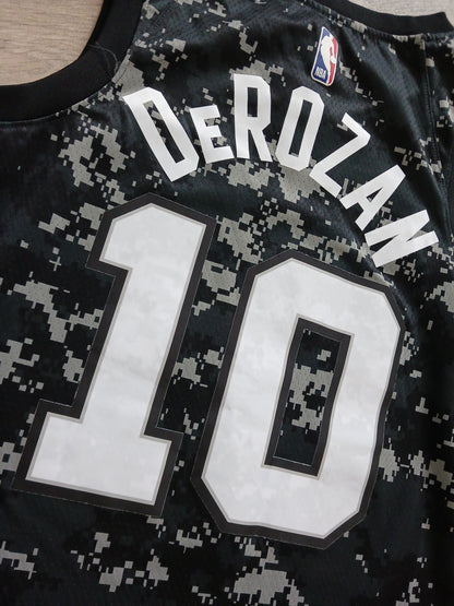 DeMar DeRozan San Antonio Spurs Jersey Size Medium