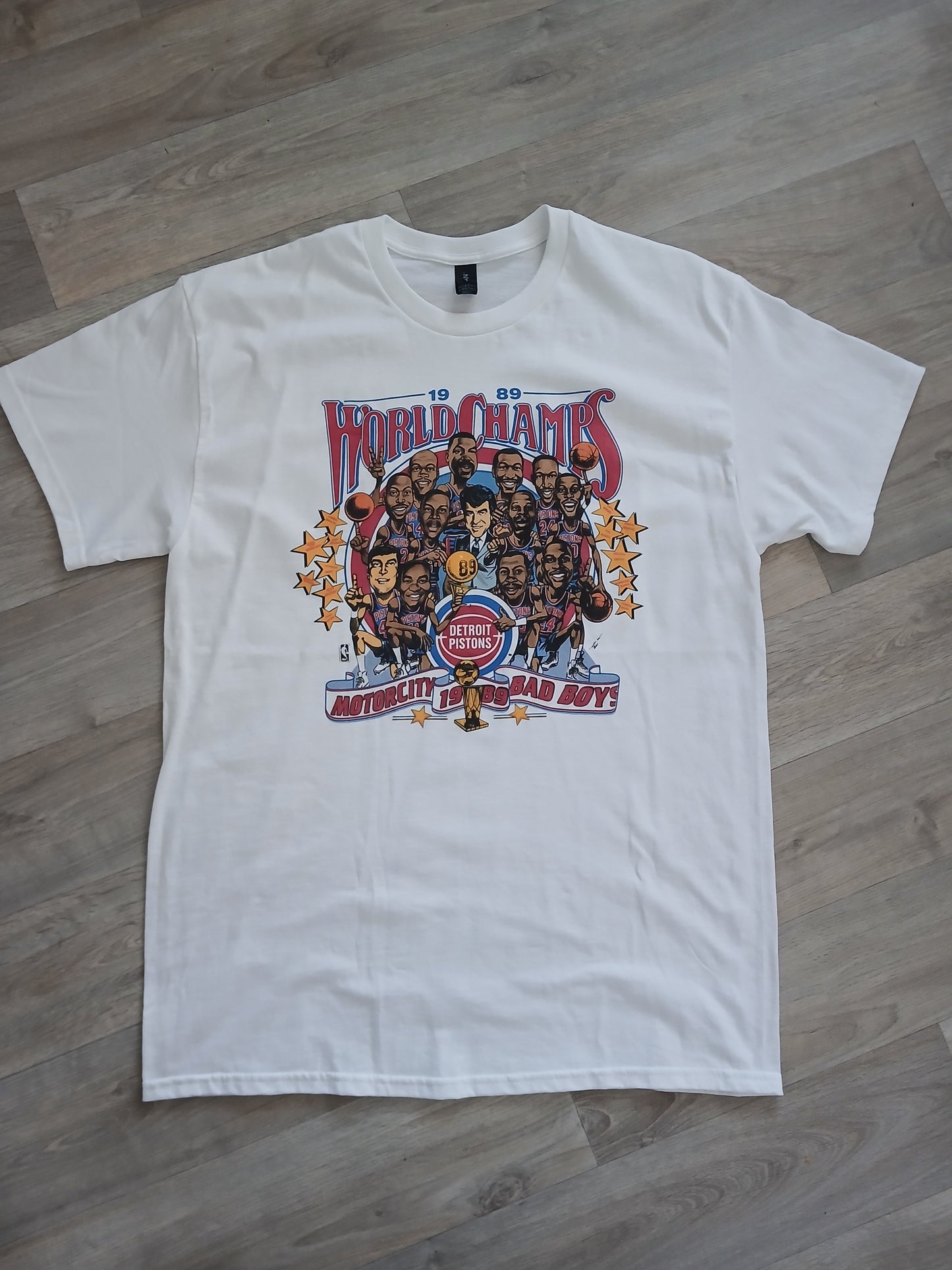 Detroit Pistons T-Shirt Size Large