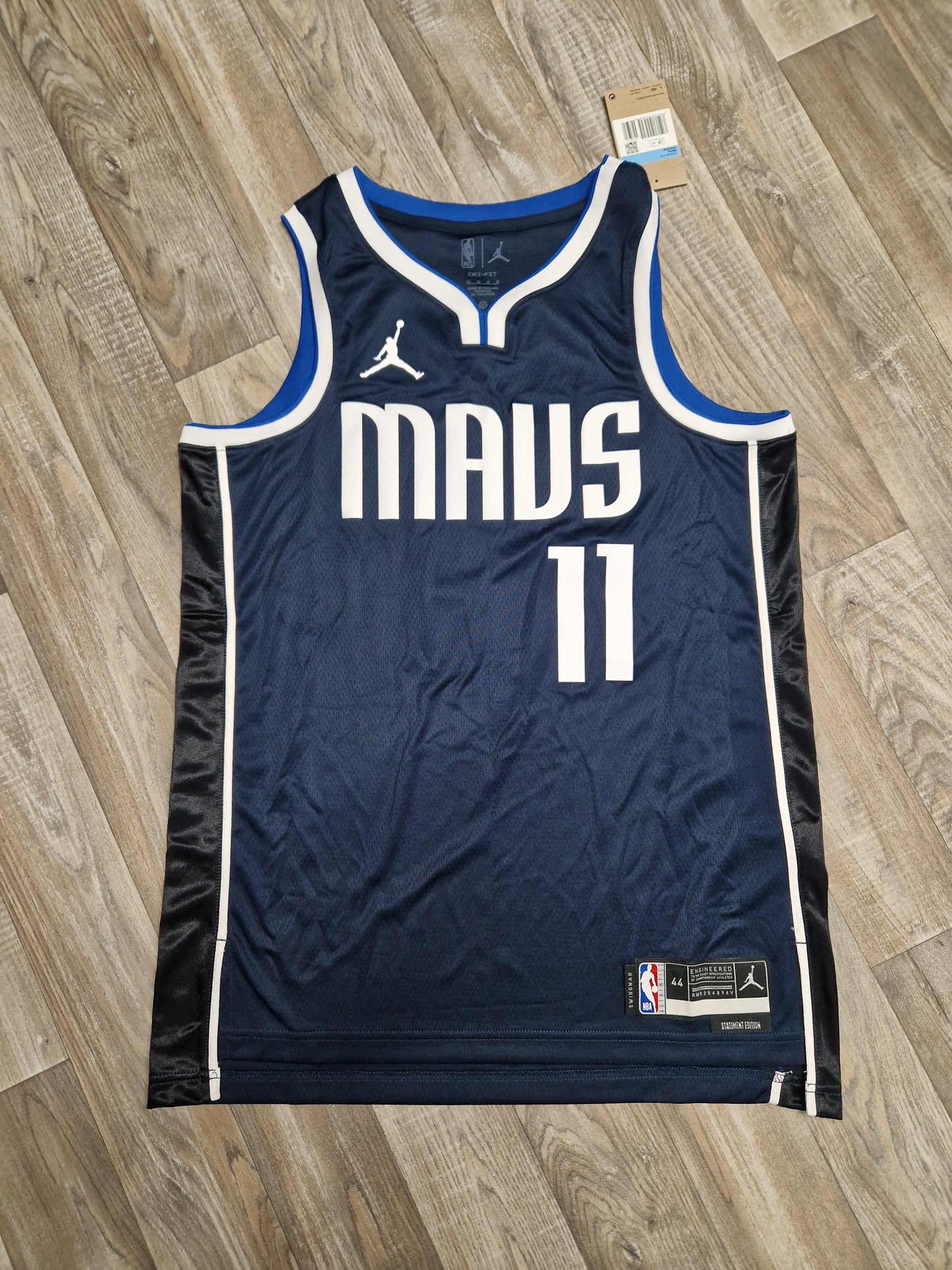 Kyrie Irving Dallas Mavericks Jersey Size Medium