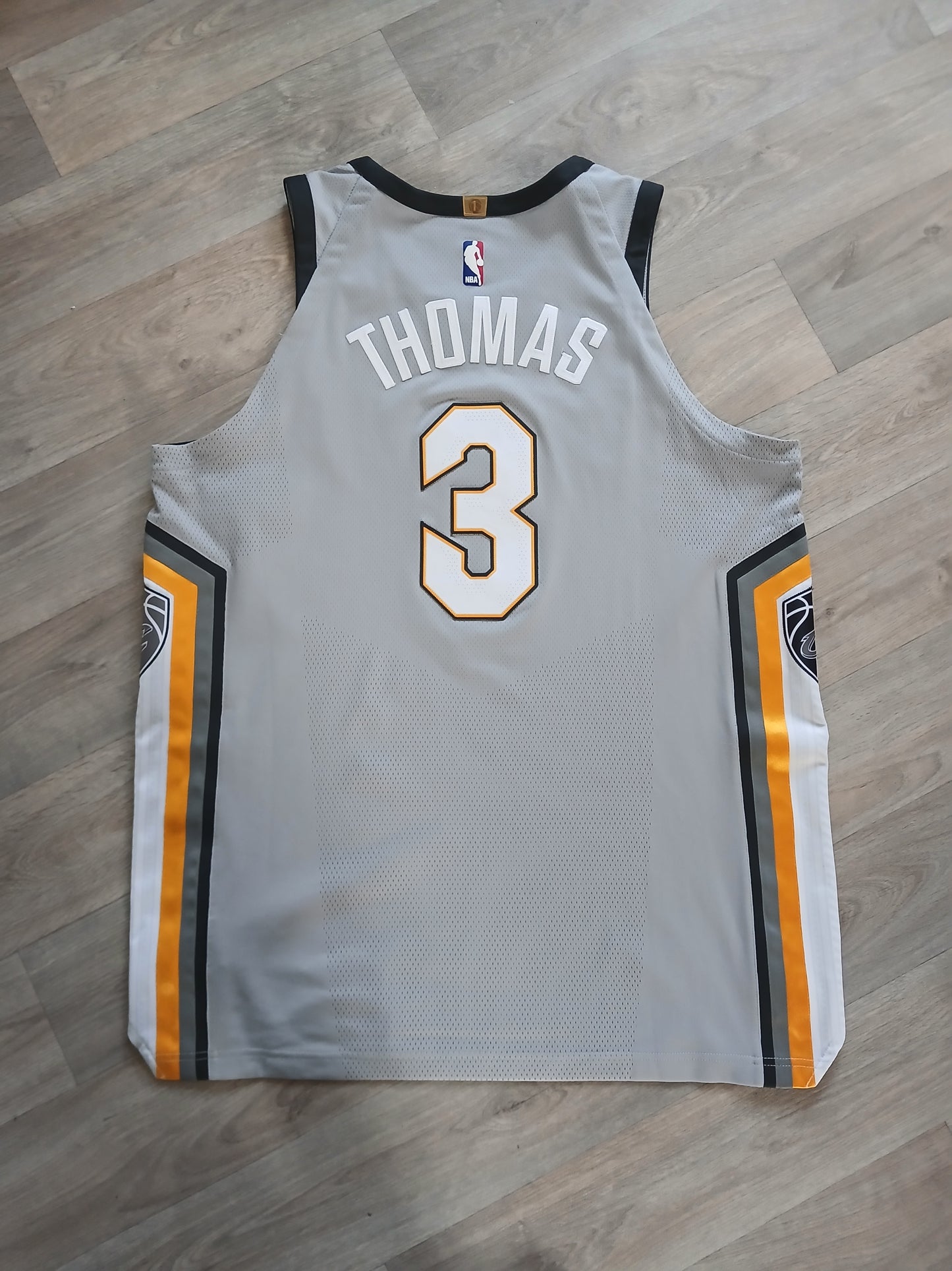 Isaiah Thomas Authentic Cleveland Cavaliers Jersey Size XL
