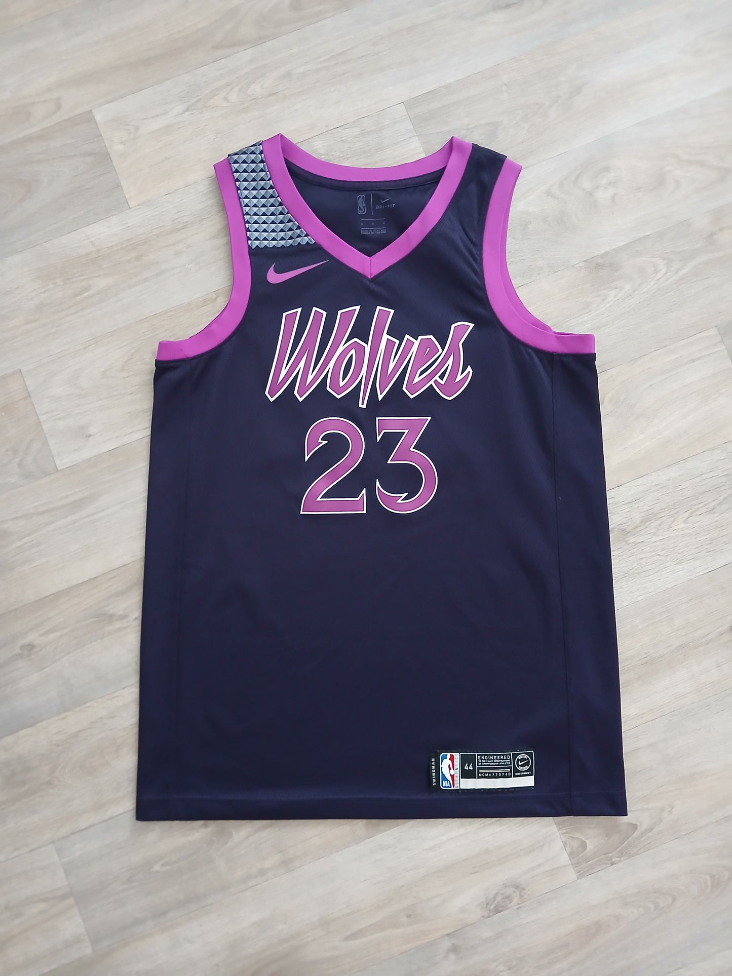 Jimmy Butler Minnesota Timberwolves Jersey Size Medium