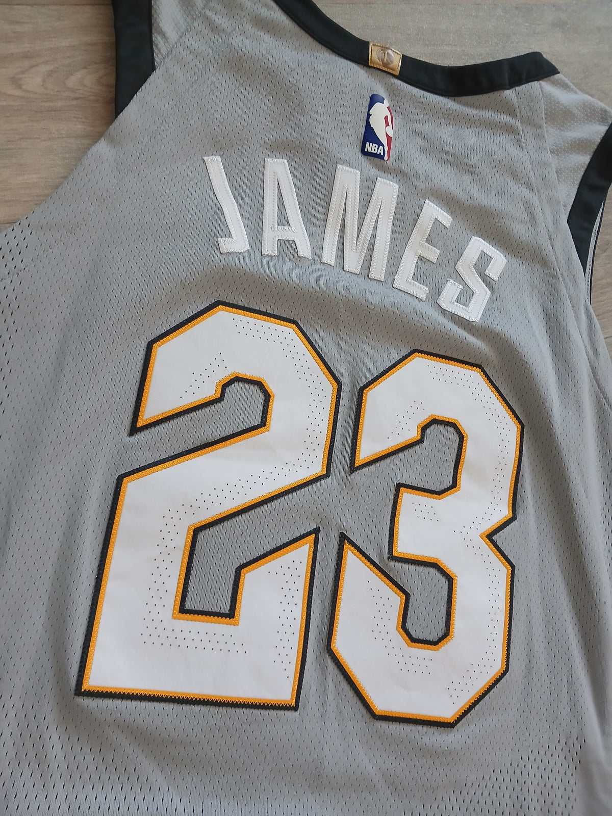 LeBron James Authentic Cleveland Cavaliers Jersey Size Medium