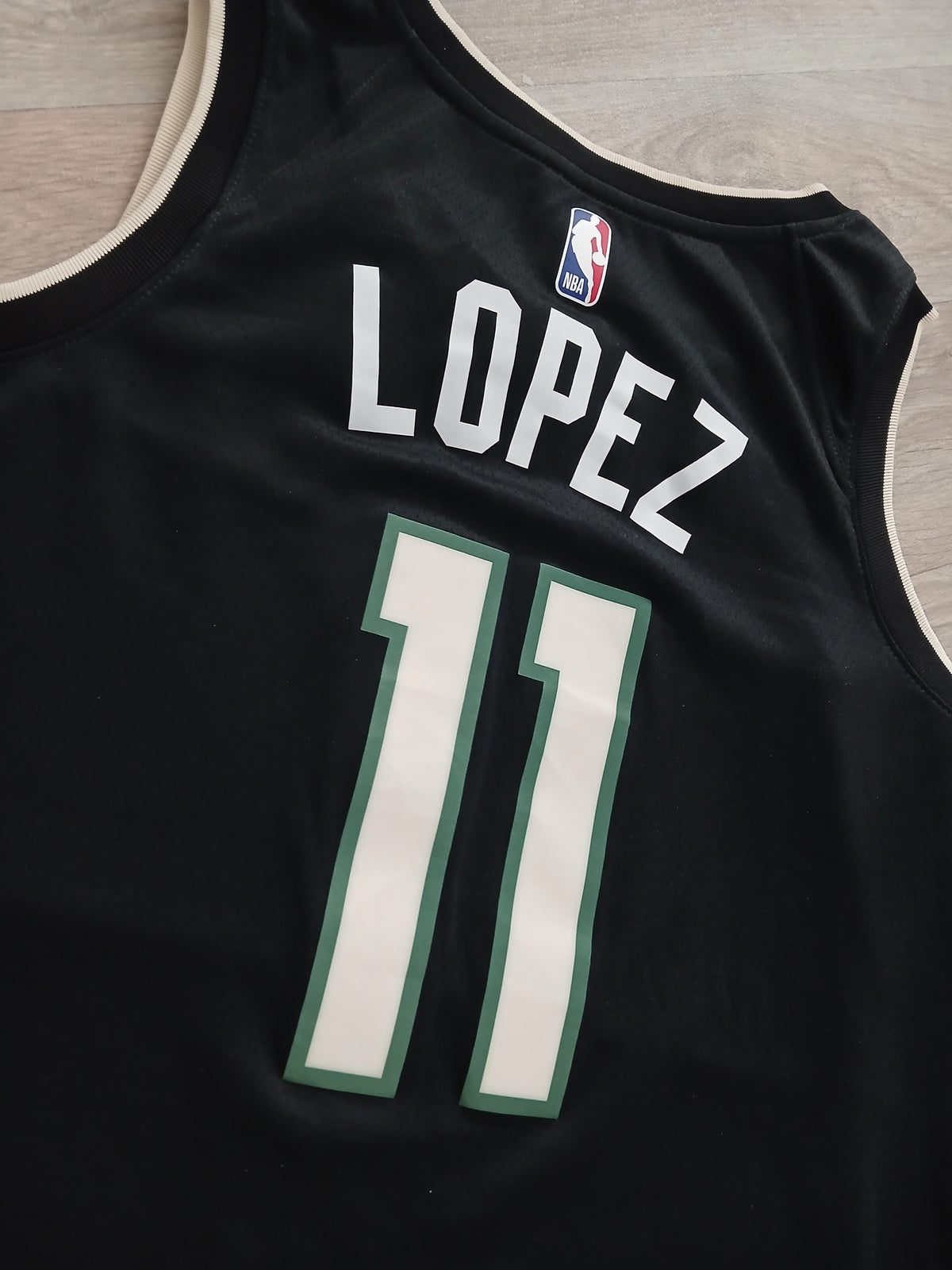 Brook Lopez Milwaukee Bucks Jersey Size Large