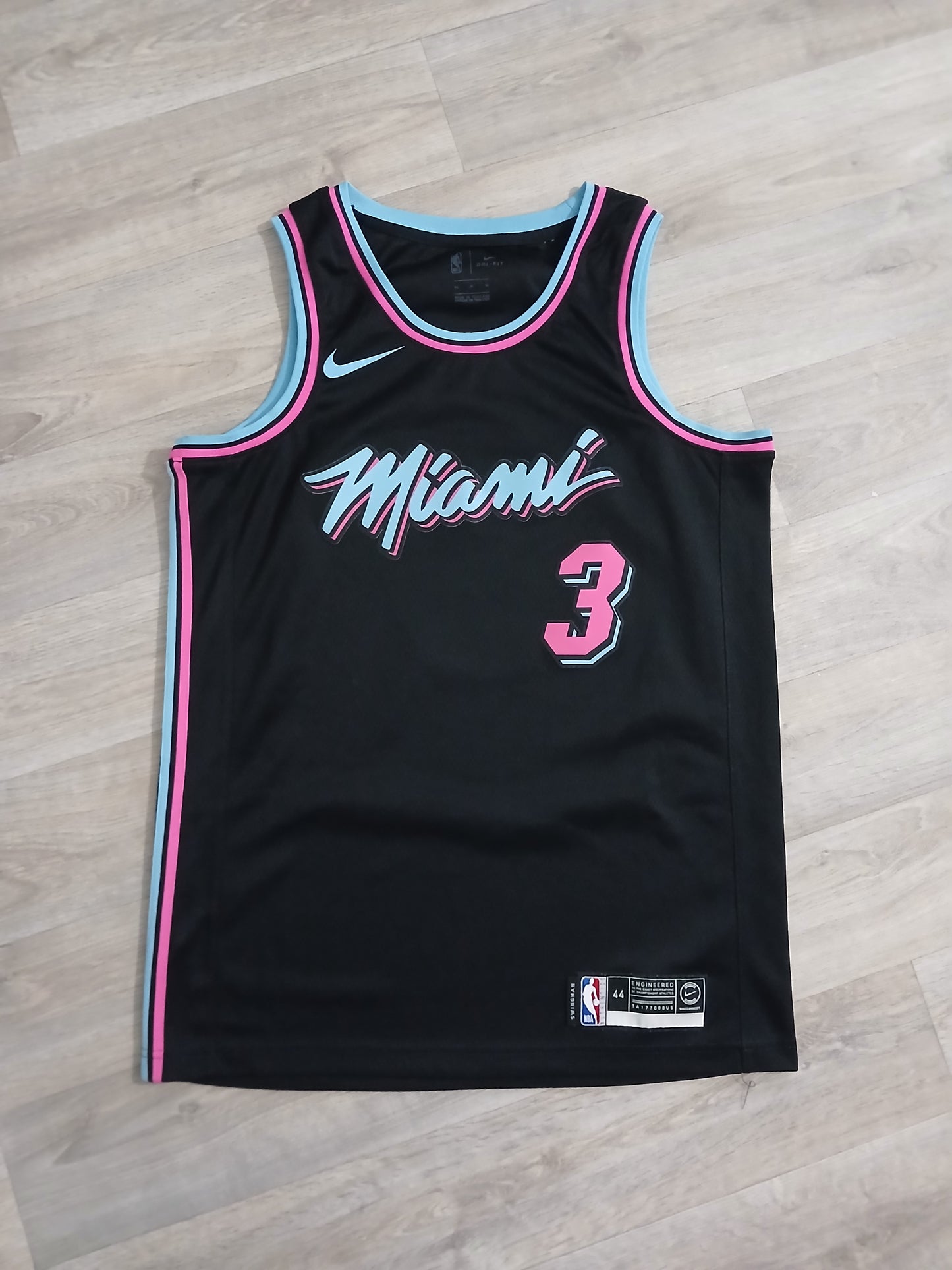 Dwyane Wade Miami Heat Jersey Size Medium